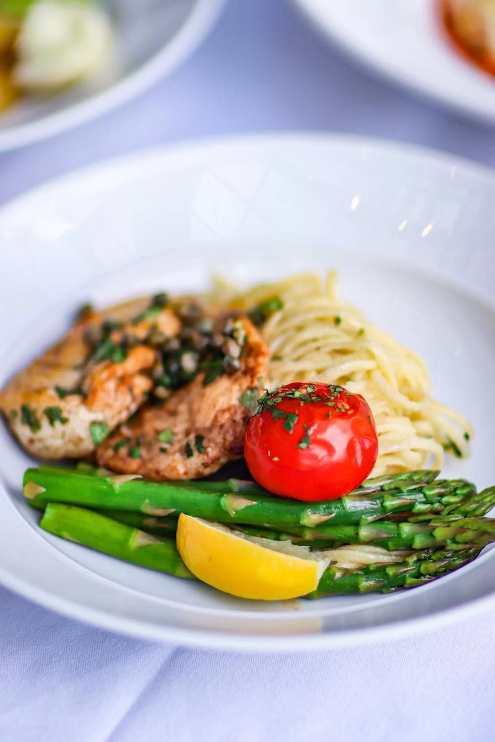 Restaurant/places to eat in Pinnacle Hotel Harbourfront