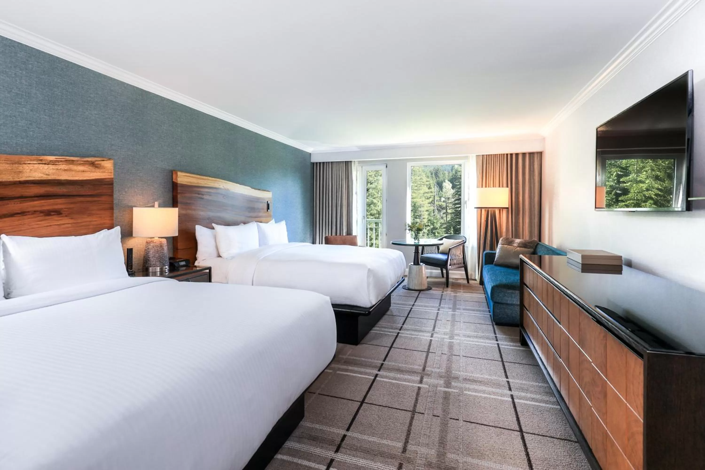 Photo of the whole room, Bed in Fairmont Chateau Whistler