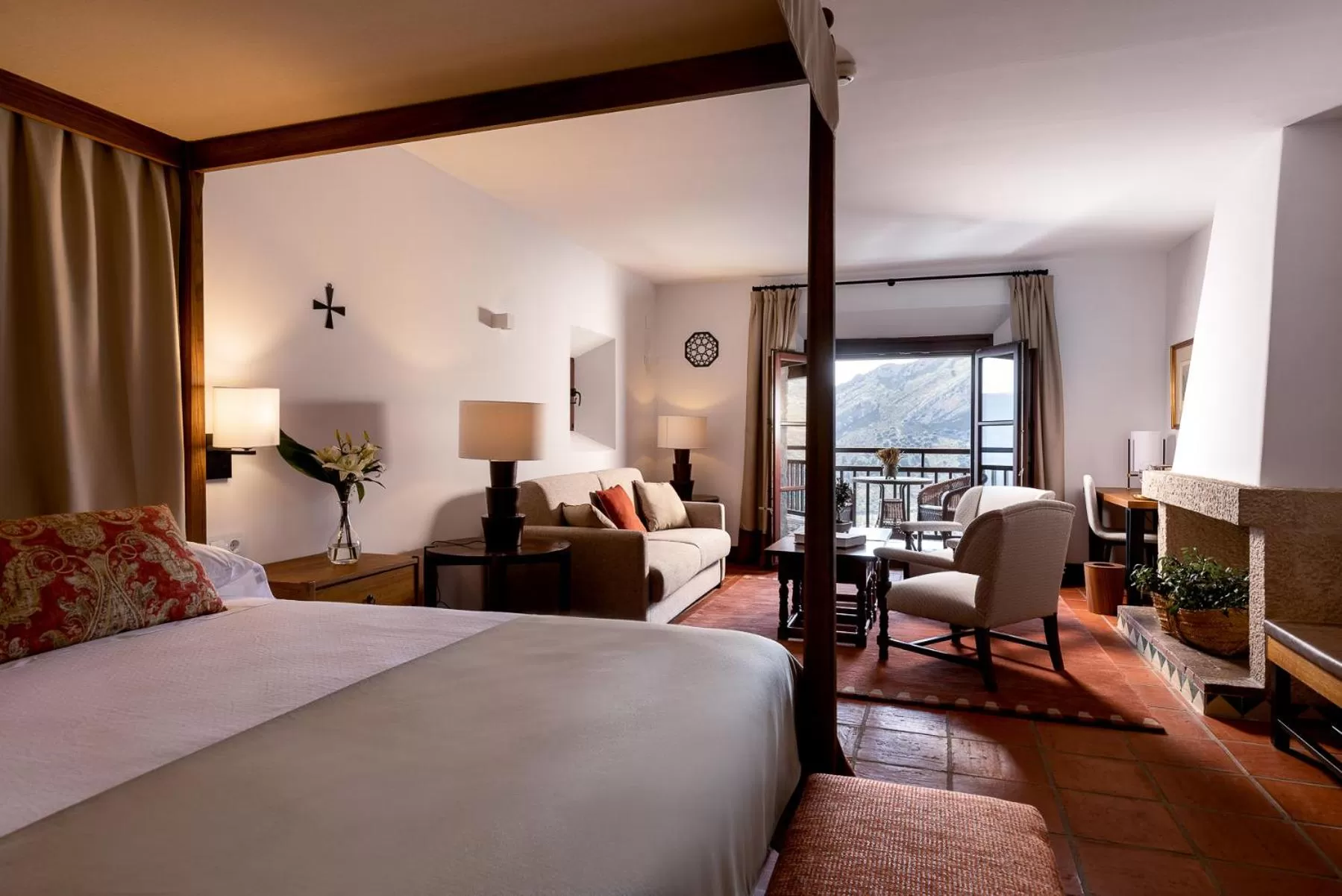 Photo of the whole room, Bed in Parador de Jaén