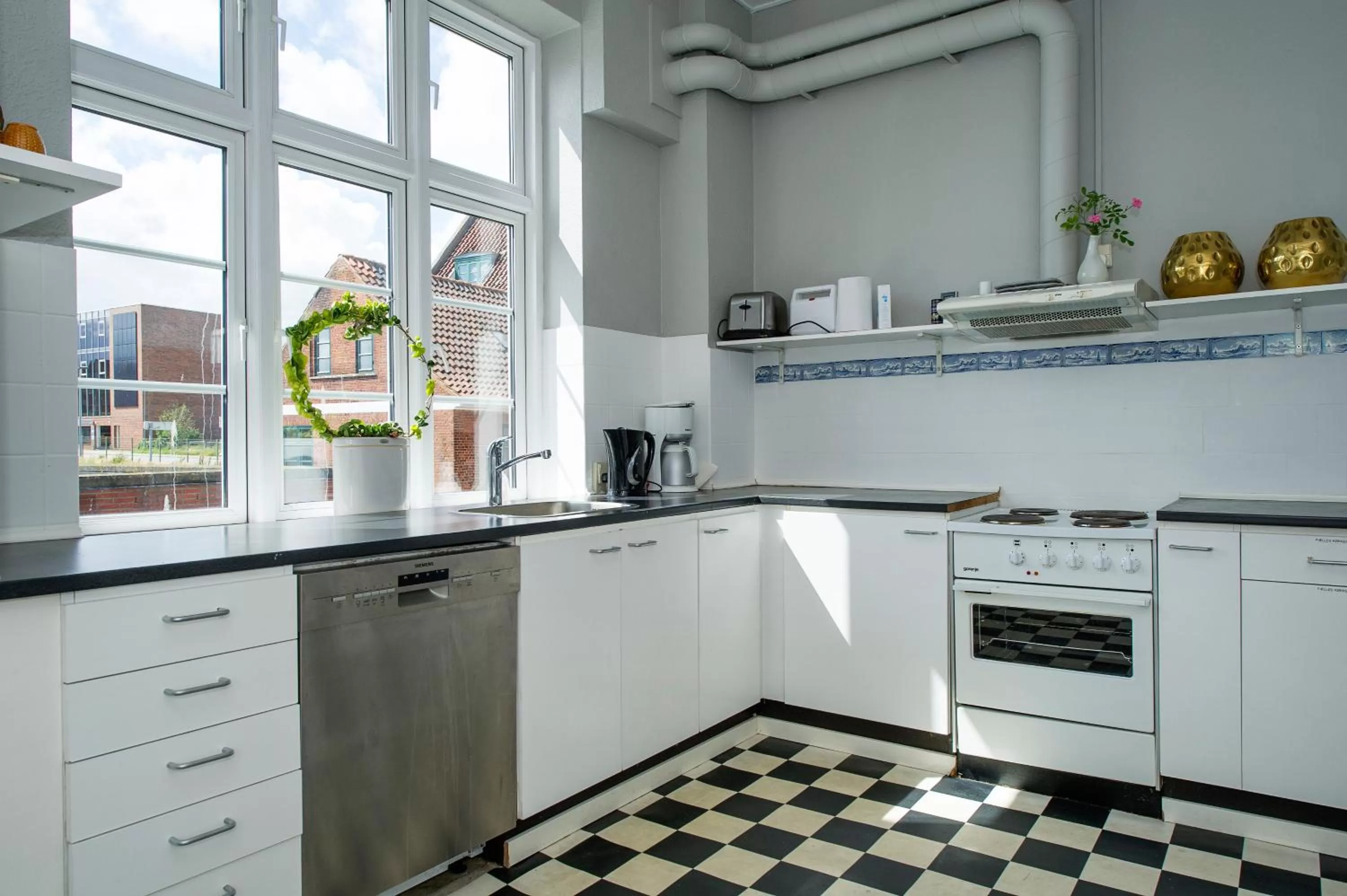 Property building, Kitchen/Kitchenette in Villa Gertrud