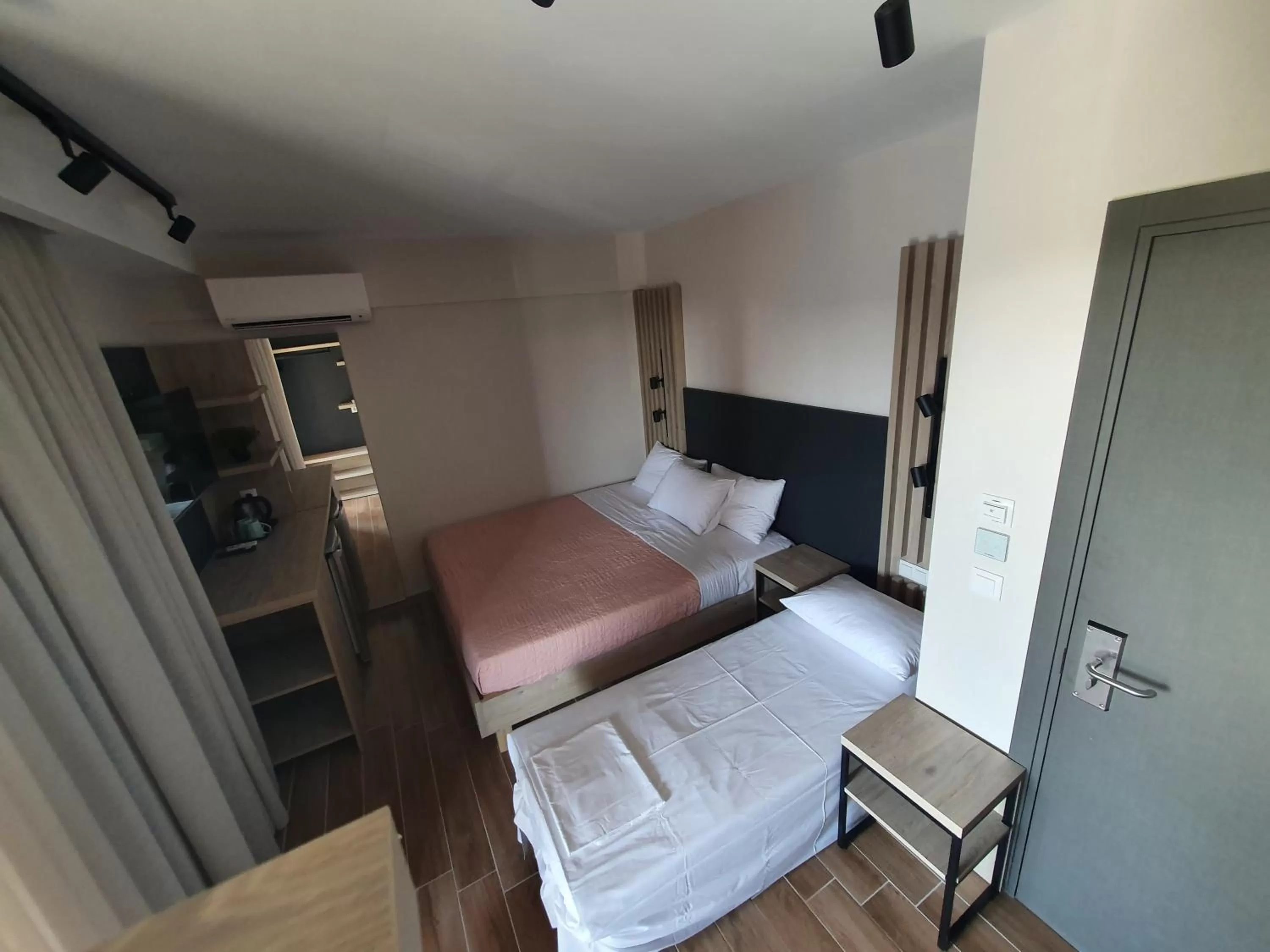 Property building in EUPHORIA ''Staying in Pleasure''