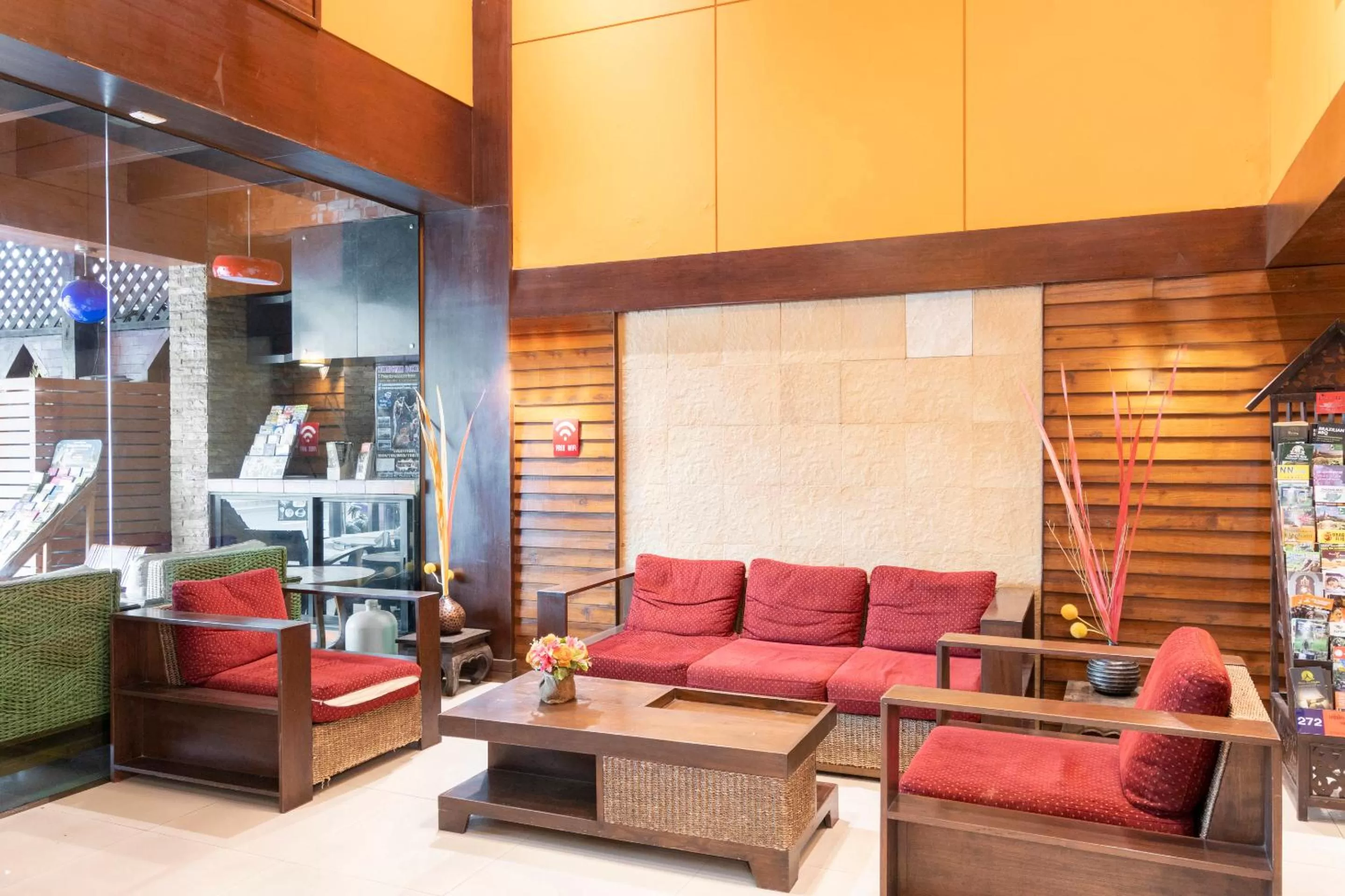 Seating area, Lobby/Reception in OYO 635 Sira Boutique Hotel