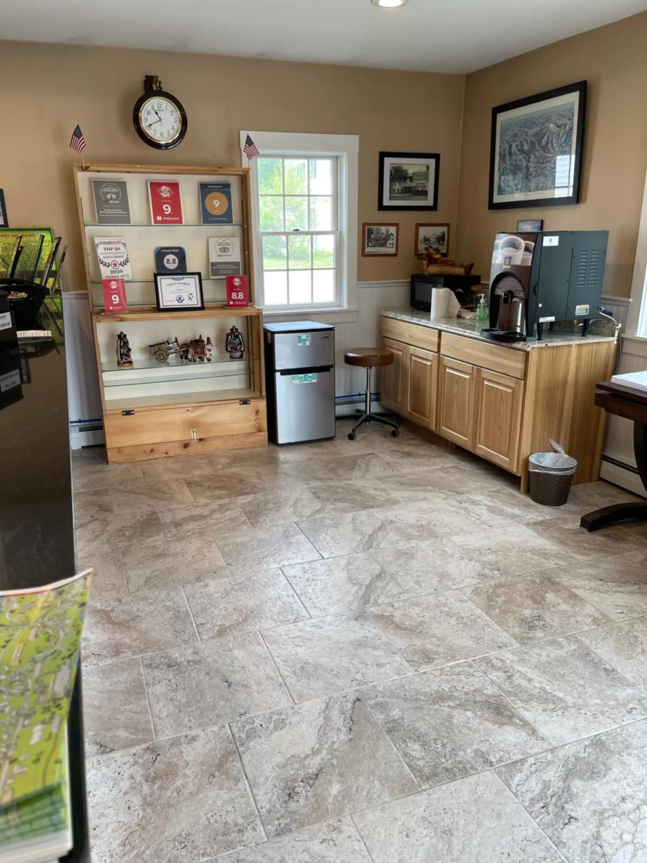 Lobby or reception in Colonial Motel