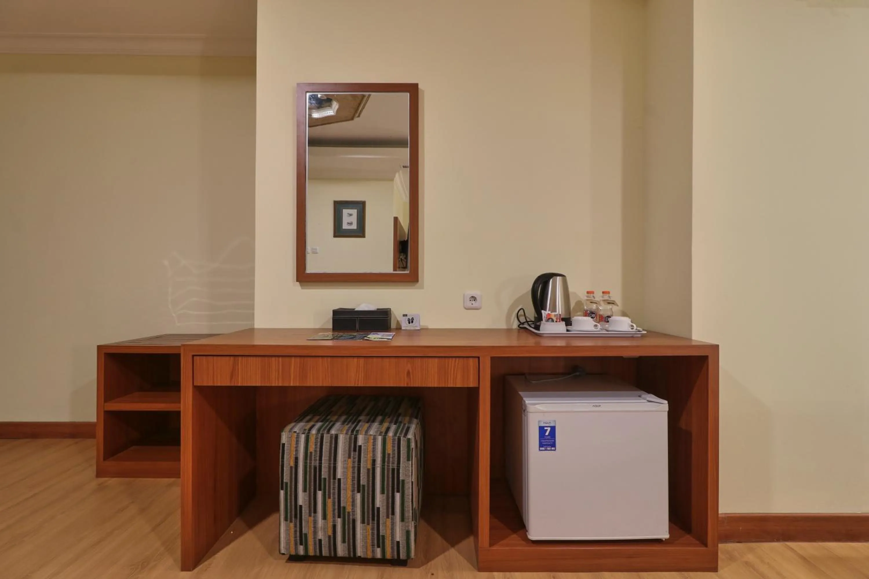 Coffee/tea facilities in Coins Hotel Jakarta