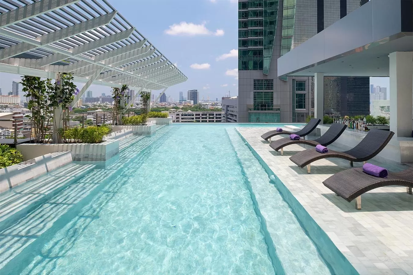 Swimming pool in Mode Sathorn Hotel - SHA Extra Plus
