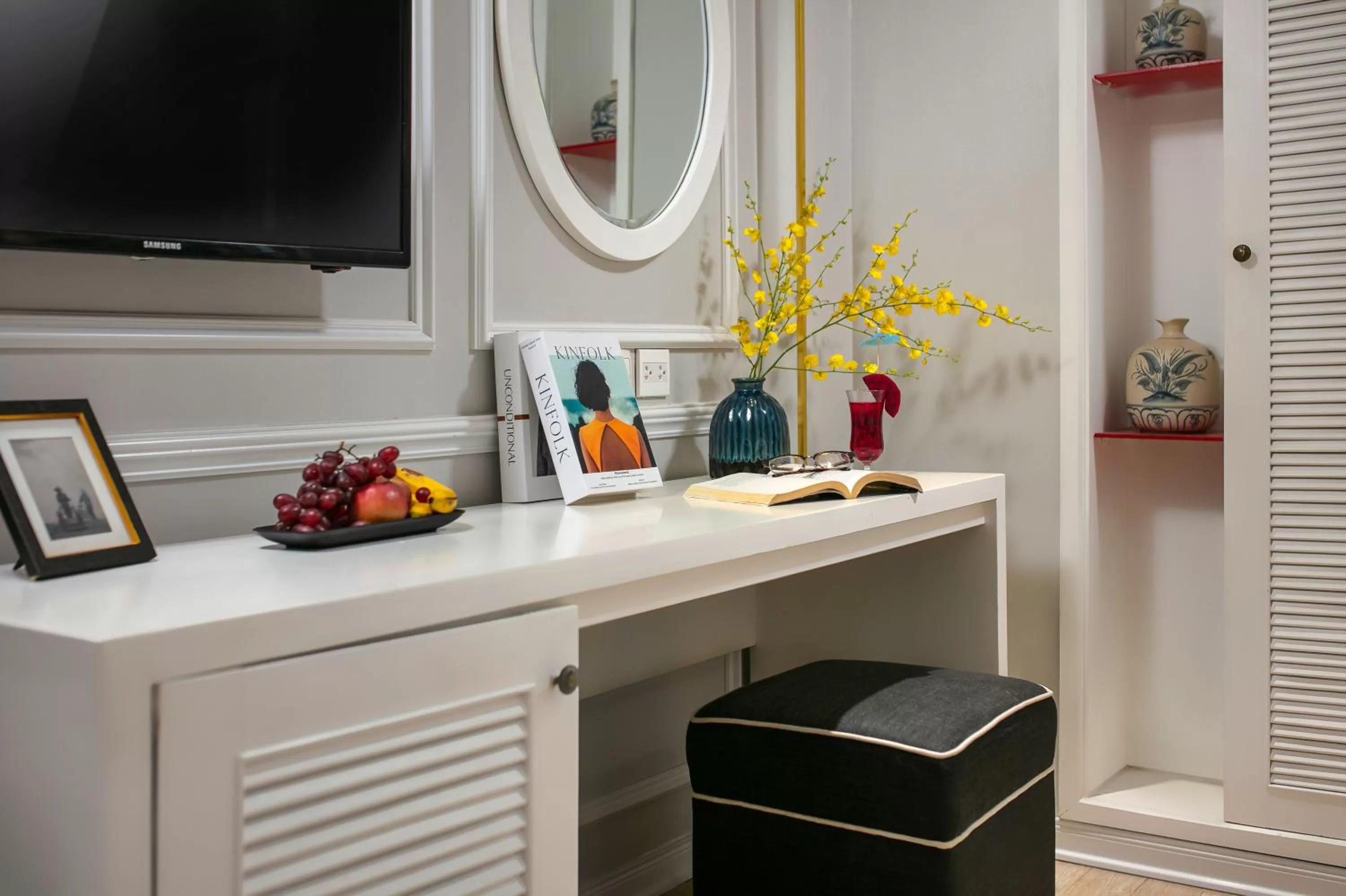 TV and multimedia in Lavender Central Hotel & Spa Hanoi