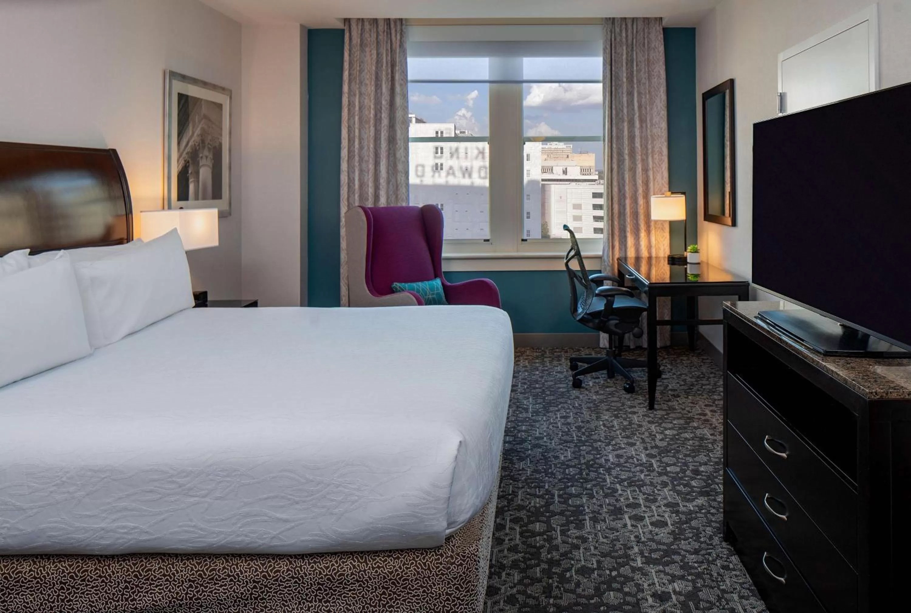 Bed in Hilton Garden Inn Jackson Downtown