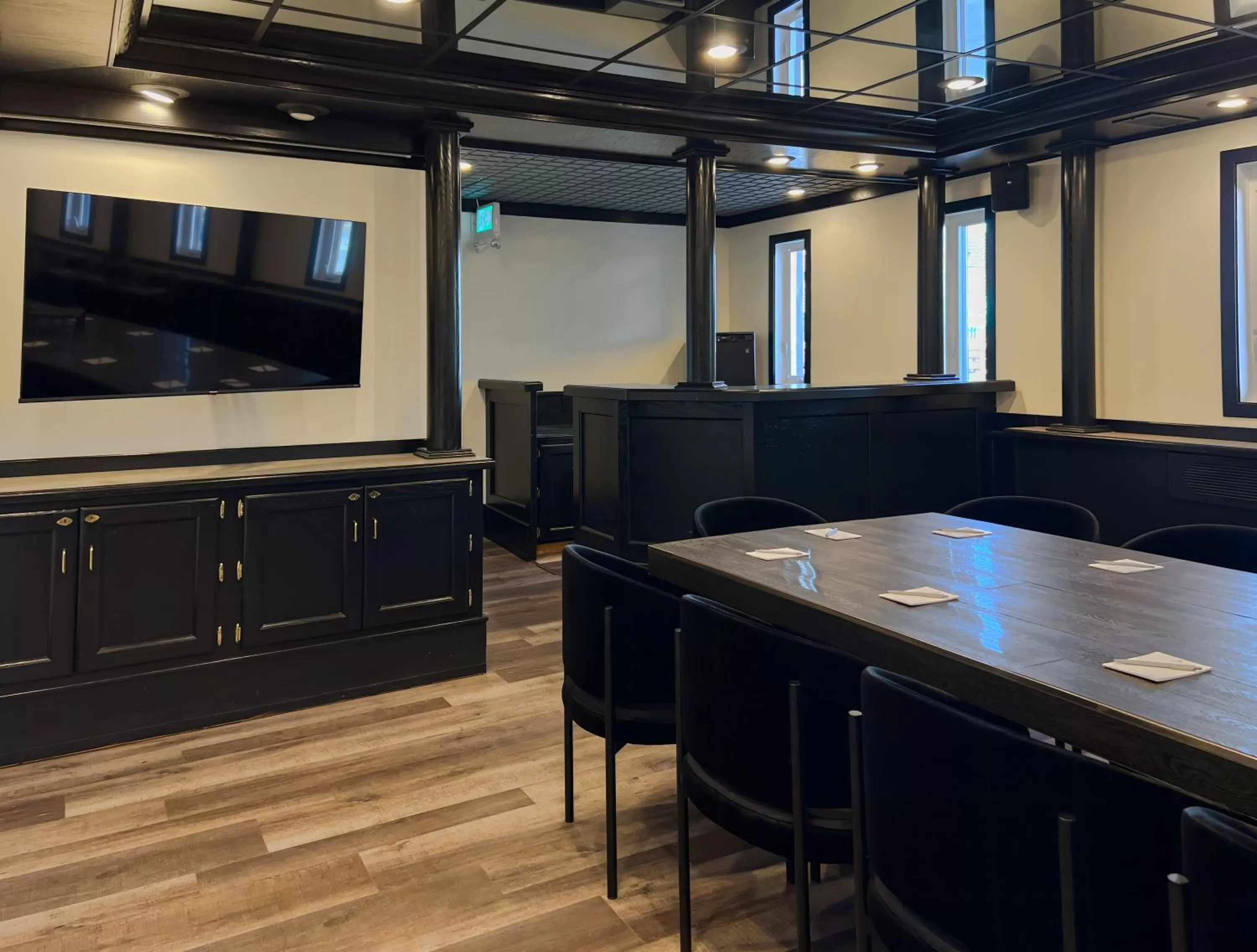 Meeting/conference room in Edgewater Hotel