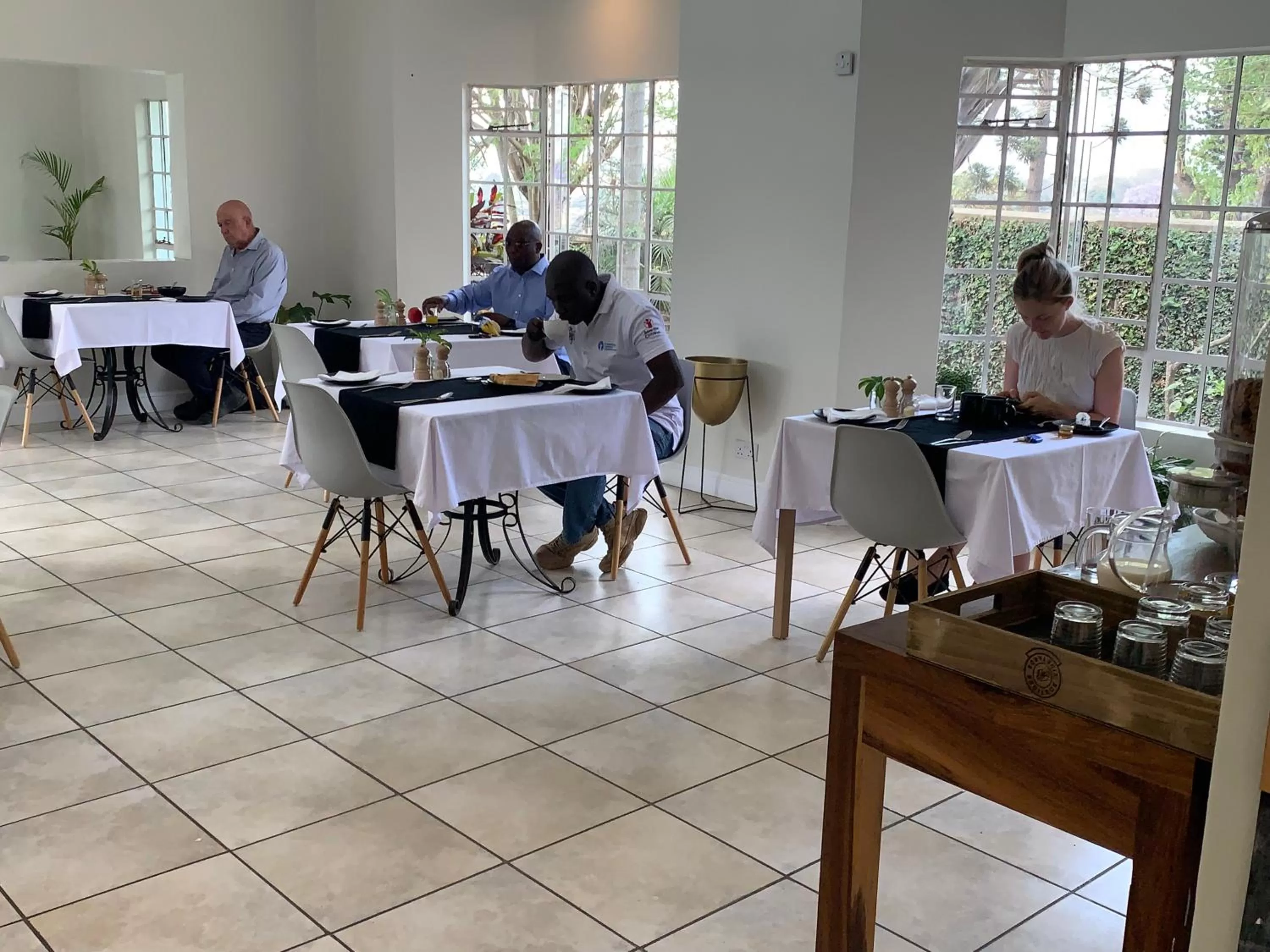 Restaurant/Places to Eat in The Leslie - Bed & Breakfast