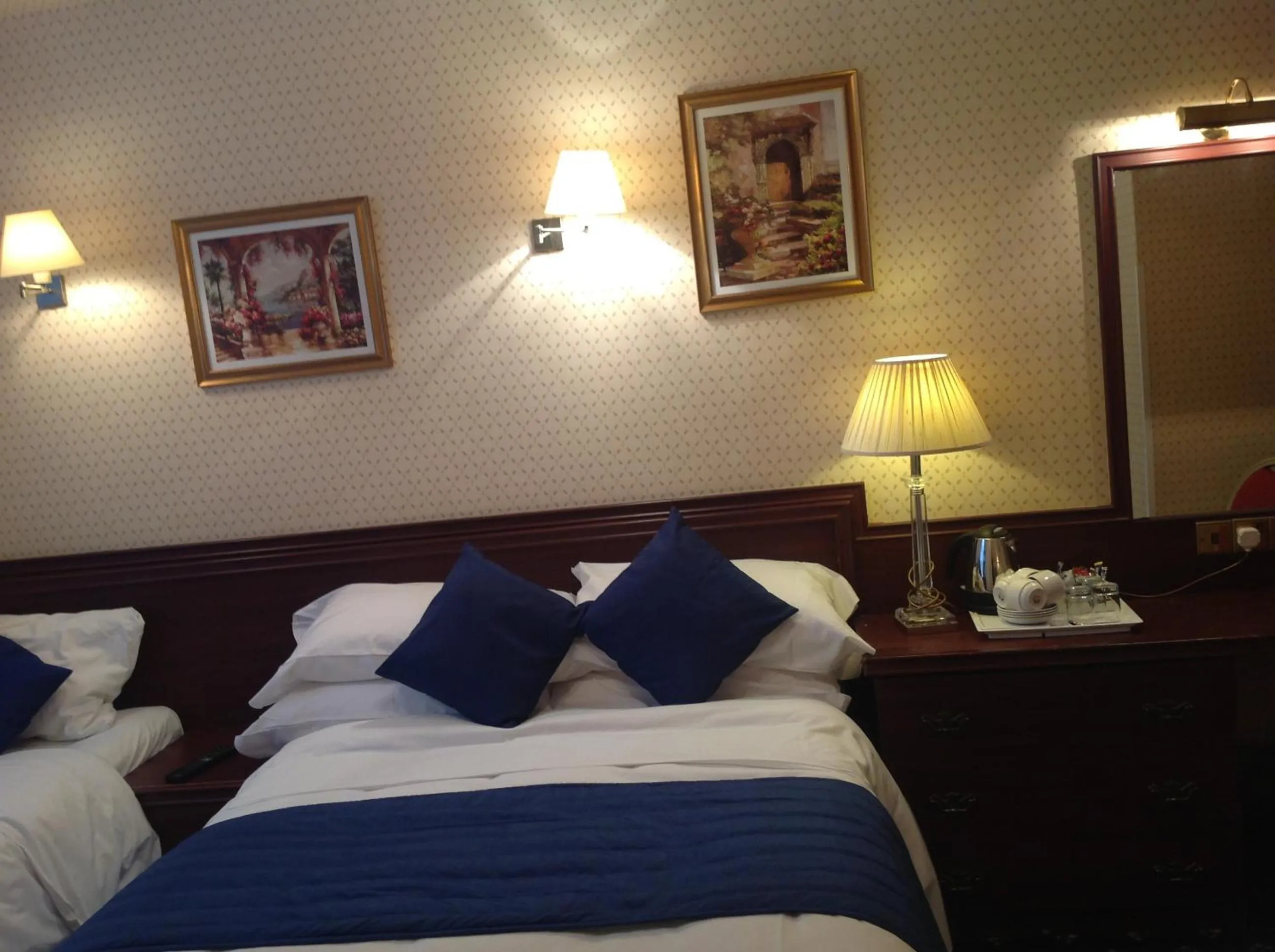 Bed in Avon Hotel