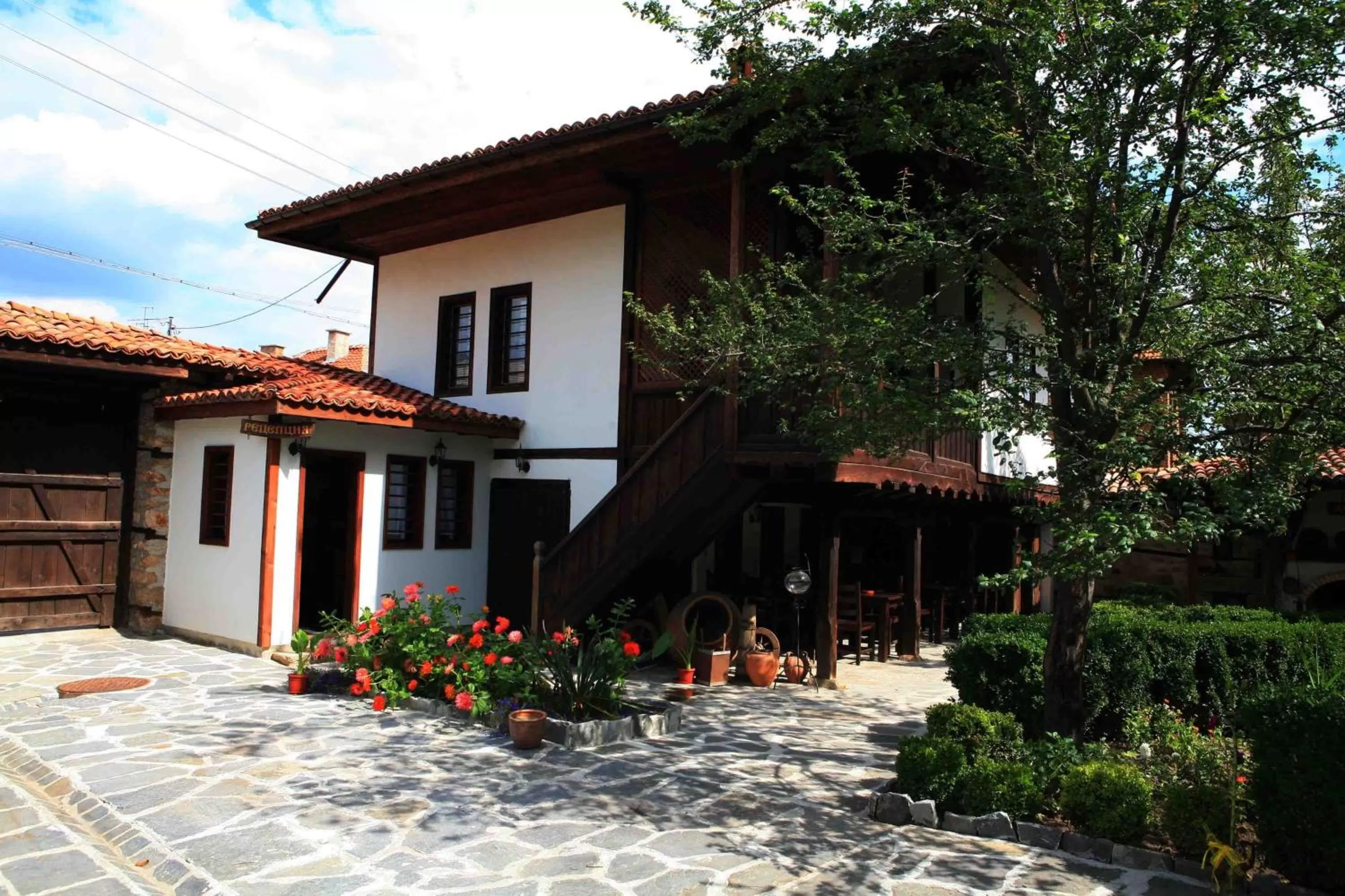 Property building in Djudjeva Kyshta Hotel