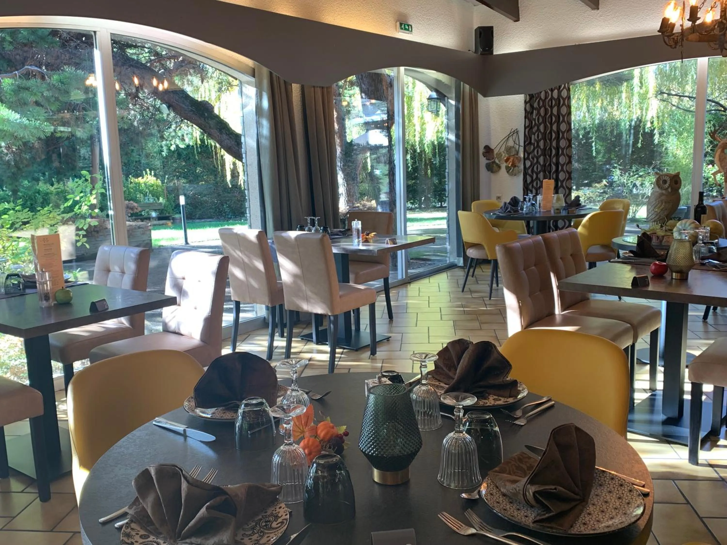 Restaurant/places to eat in Logis Hotel Le Lac