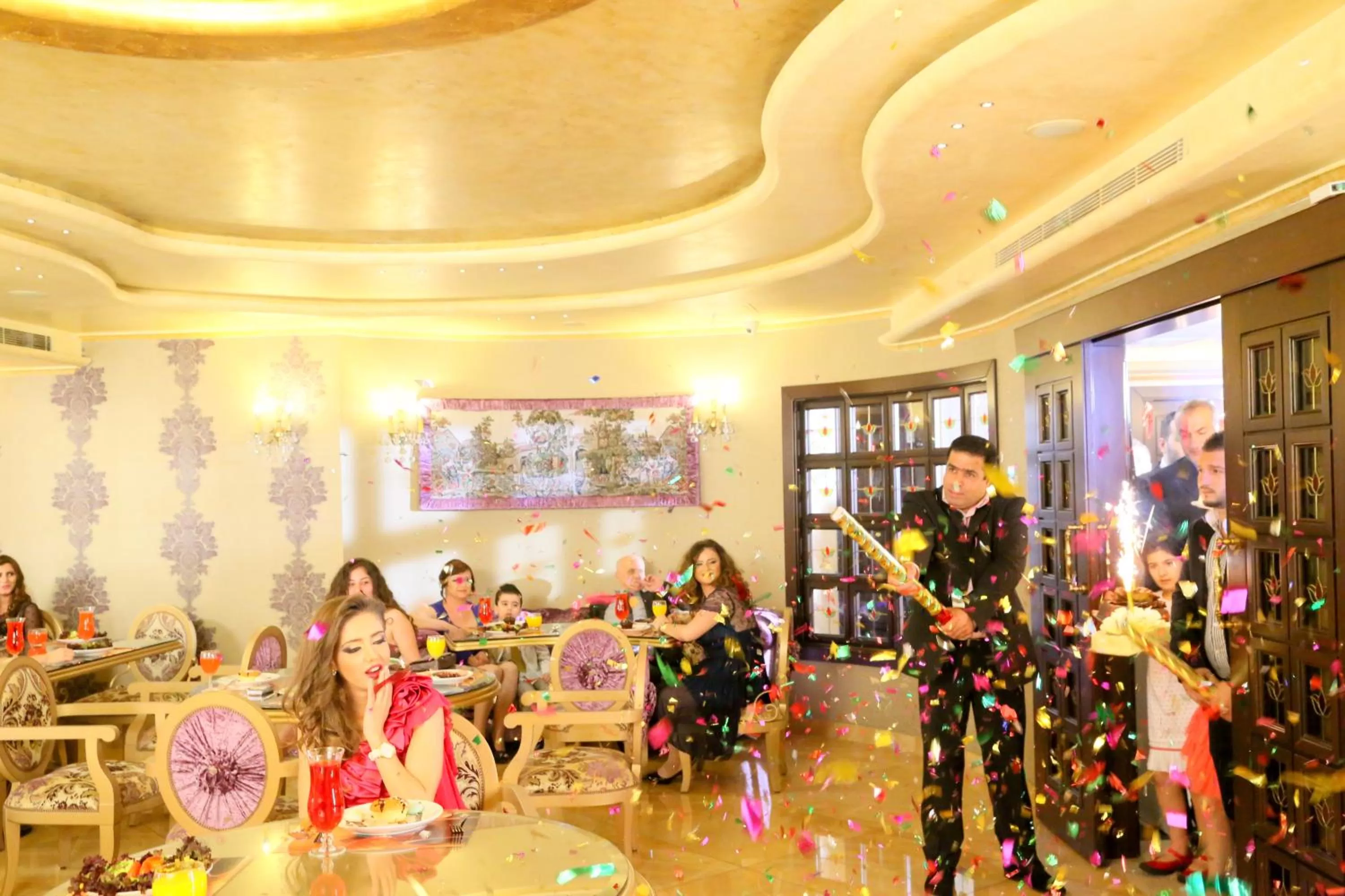 Restaurant/places to eat in Q Hotel