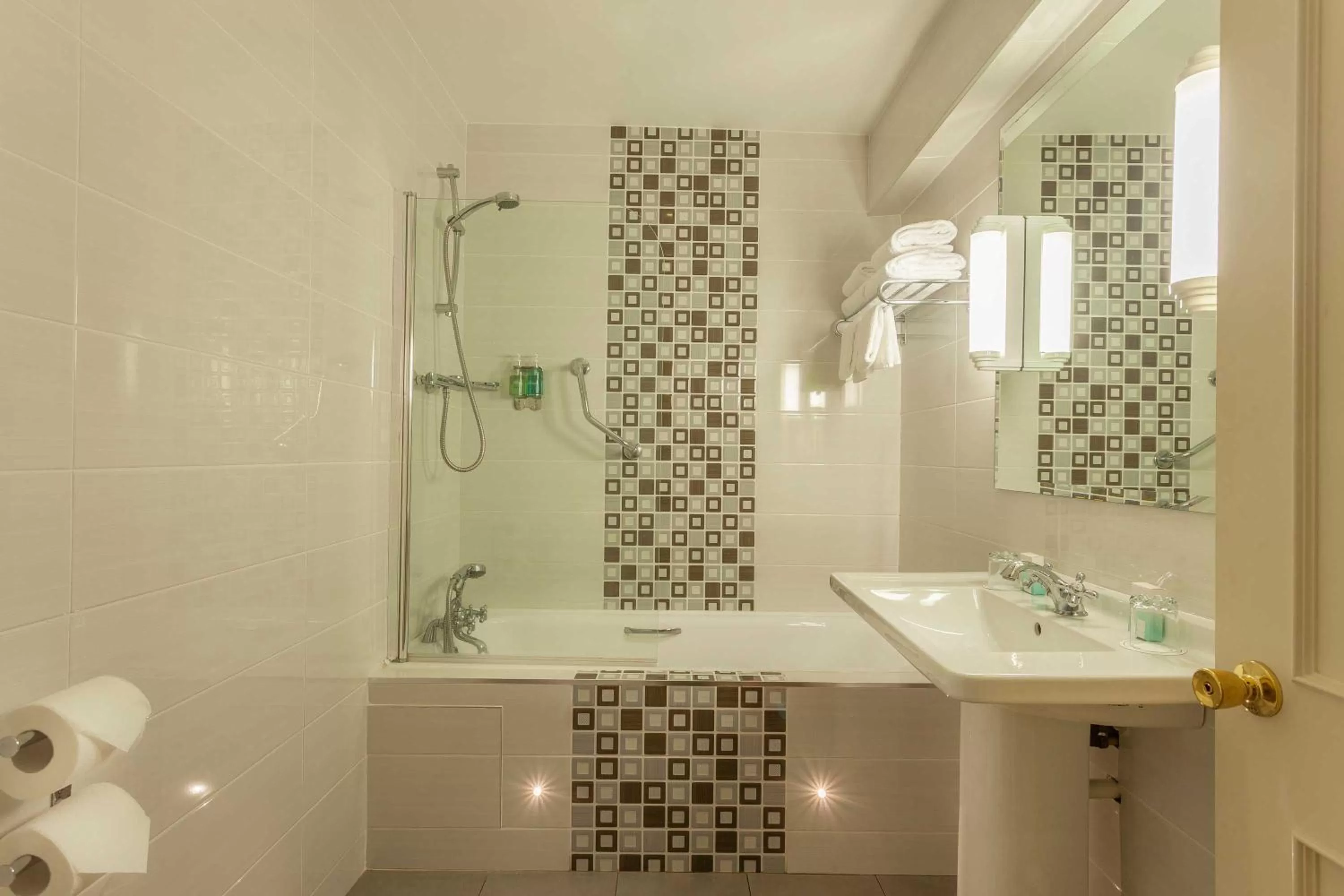 Bathroom in Ballyseede Castle