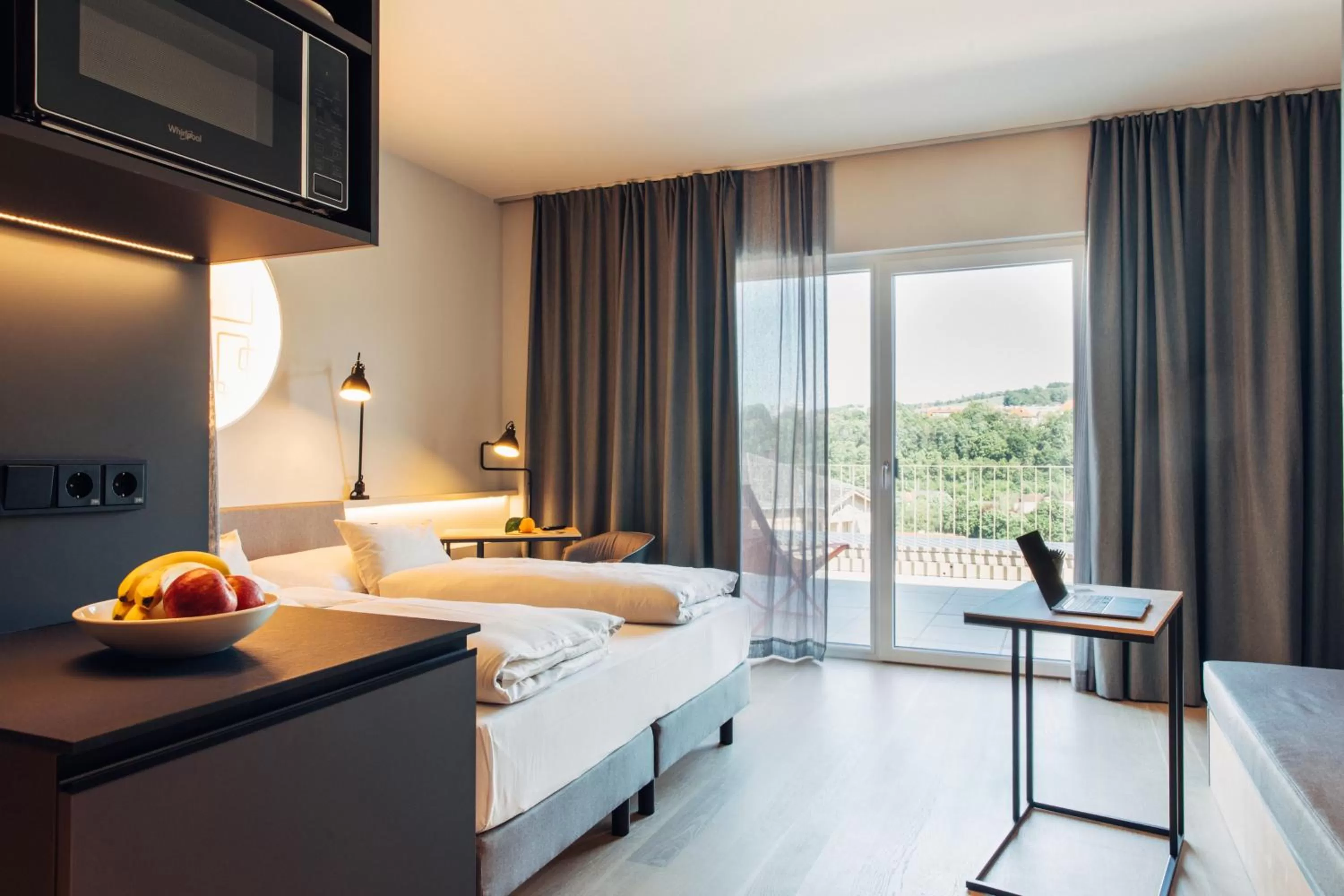 Photo of the whole room, Bed in harry's home Steyr hotel & apartments