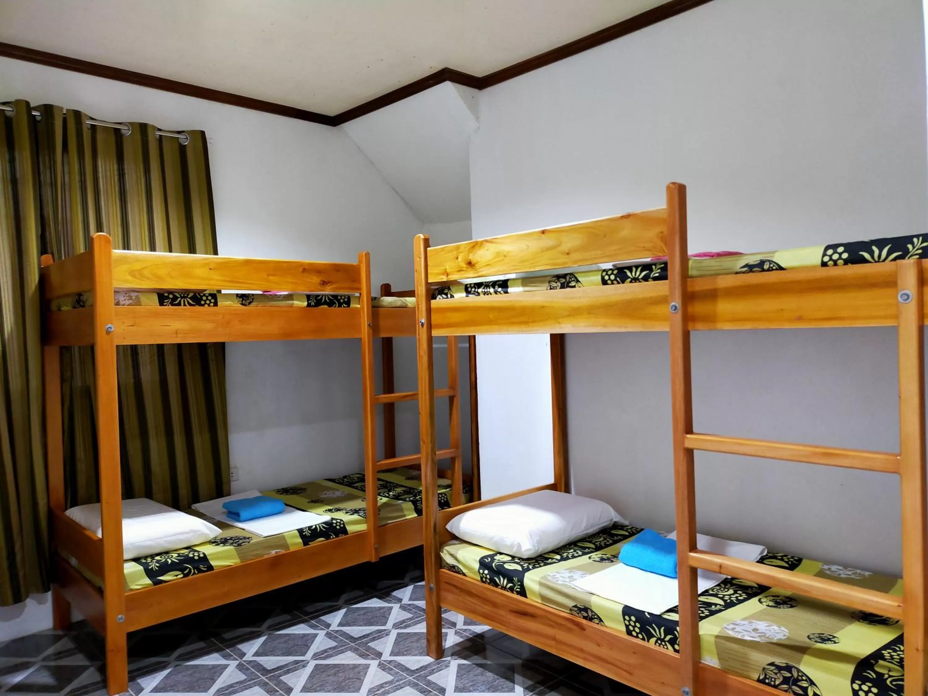 bunk bed in Pacifico Seaside Lodge