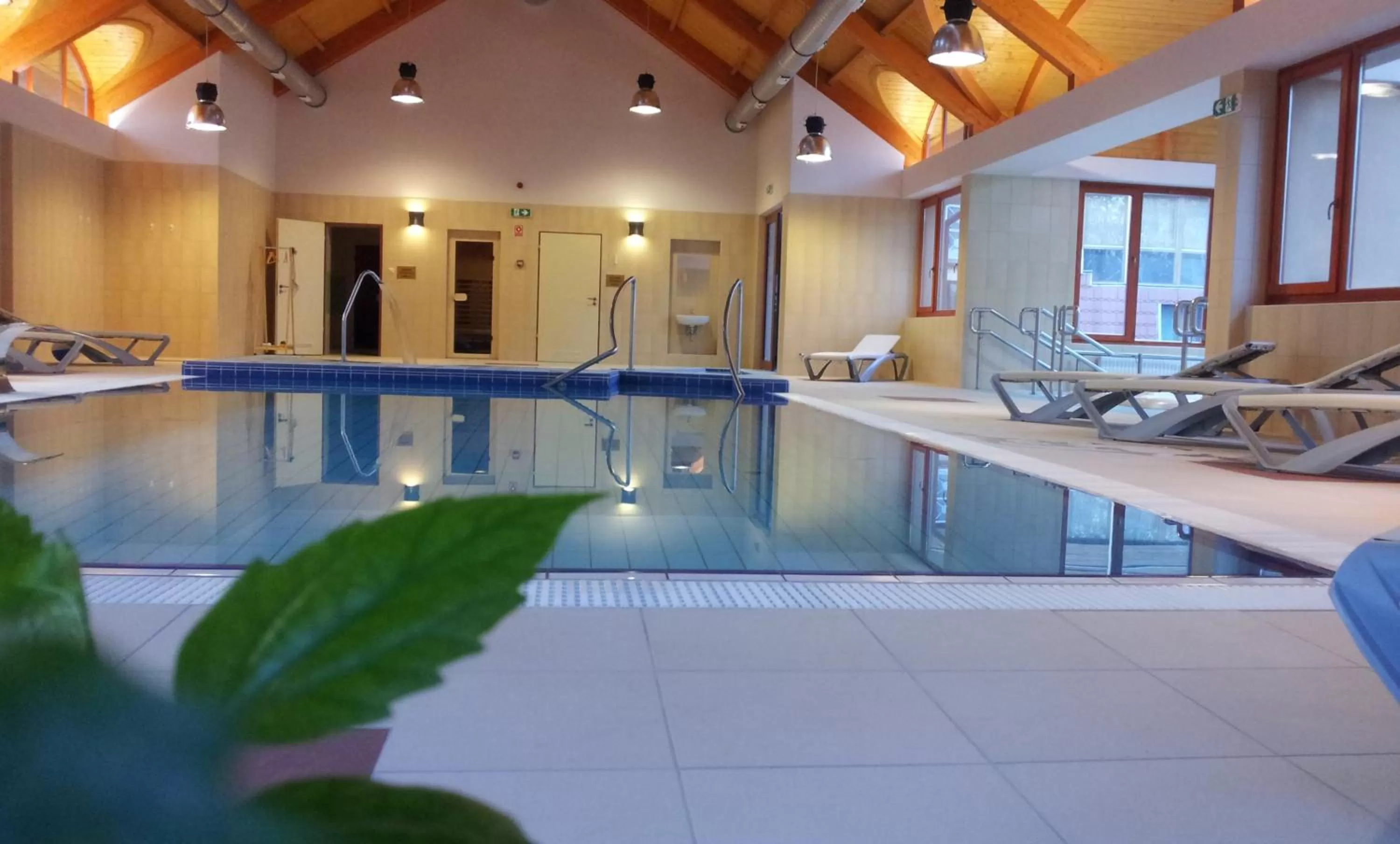 Swimming pool in Fenyves Hotel Békéscsaba