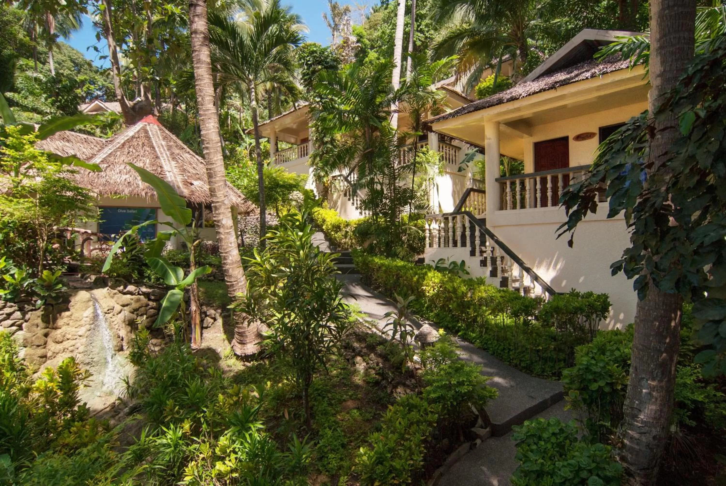 Facade/entrance in Easy Diving and Beach Resort