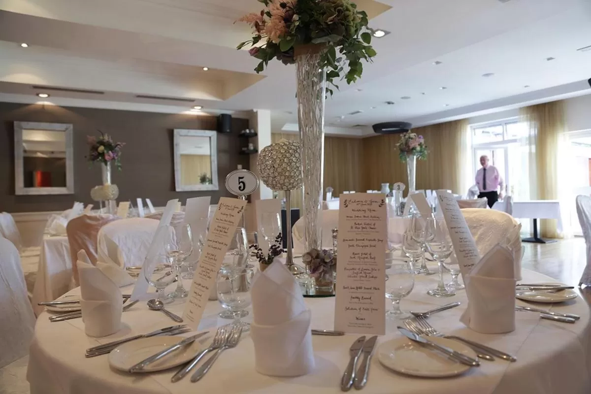 Restaurant/places to eat in Brook Lane Hotel