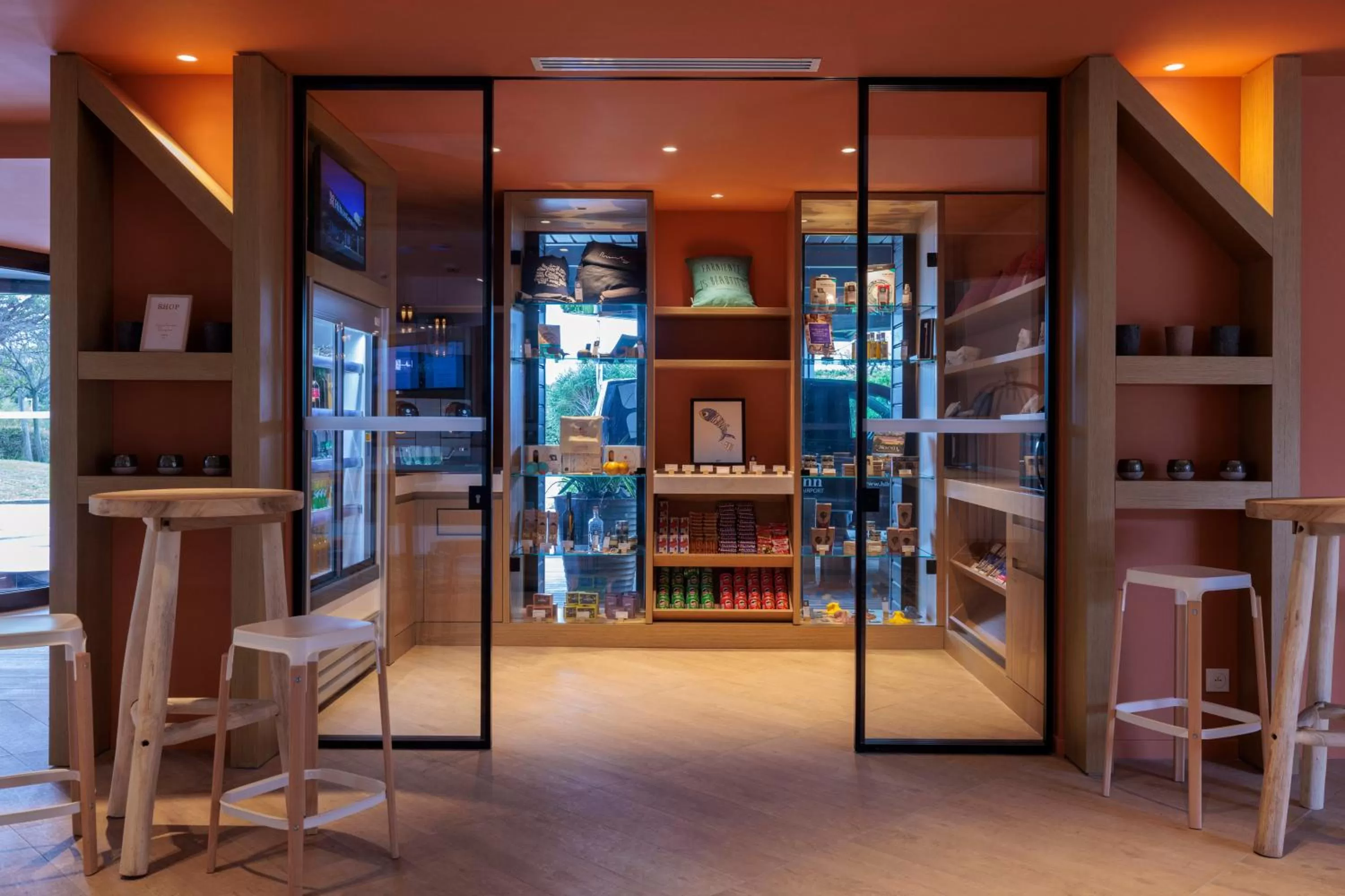 On-site shops in Hilton Garden Inn Marseille Provence Airport
