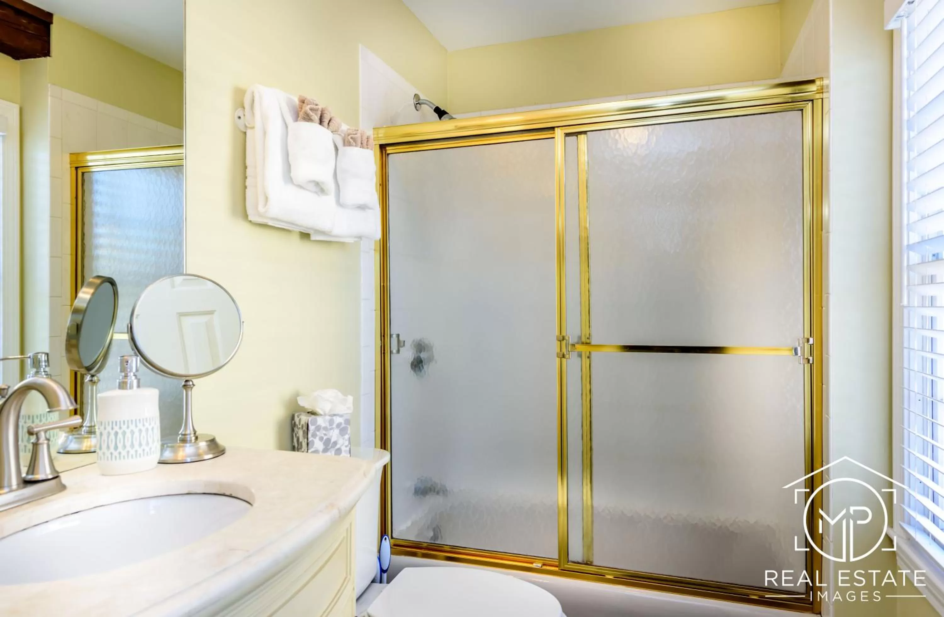 Bathroom in Bouchard Restaurant & Inn