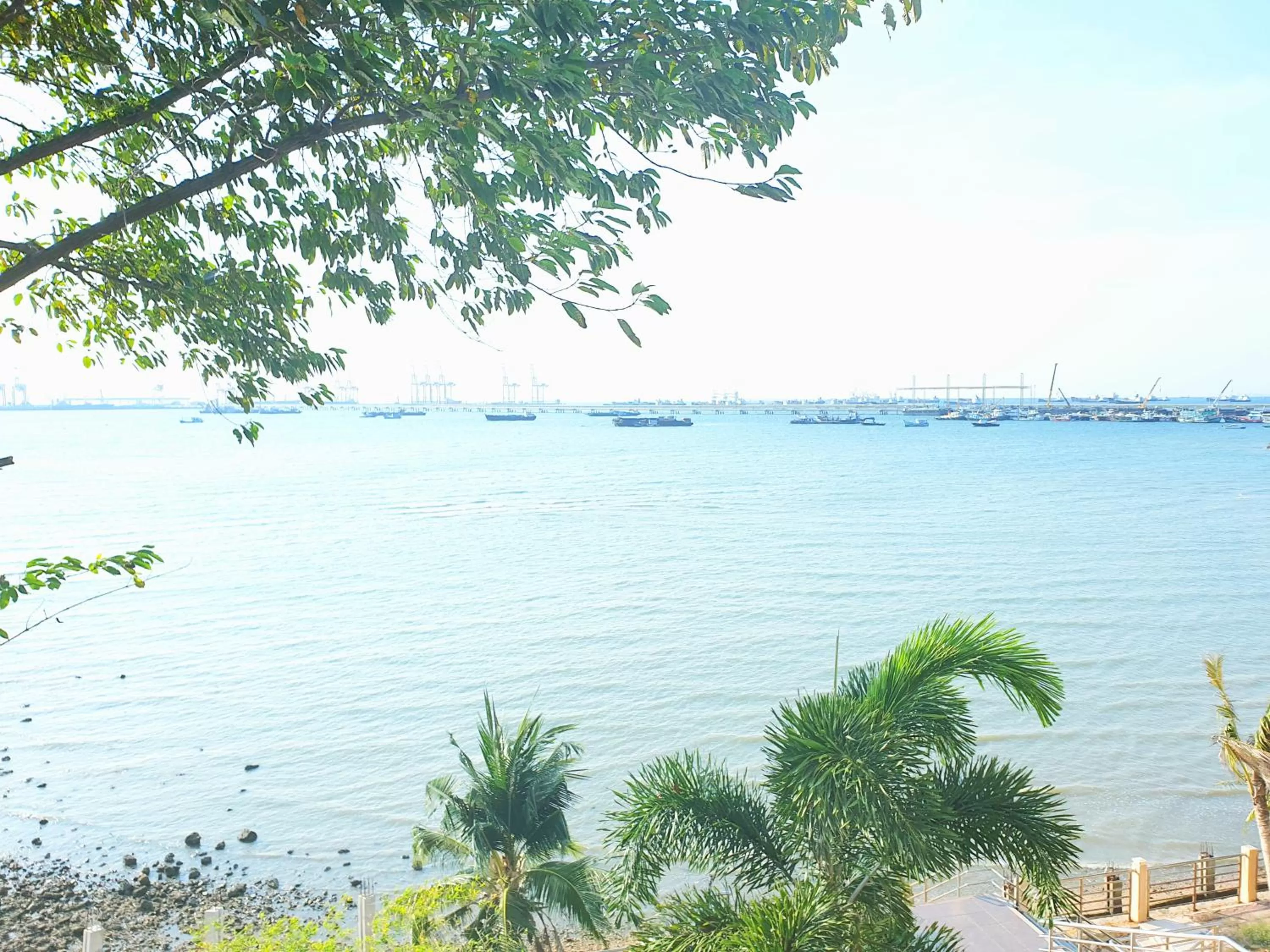 Property building in โรงแรม ชาโตว์วิสต้า