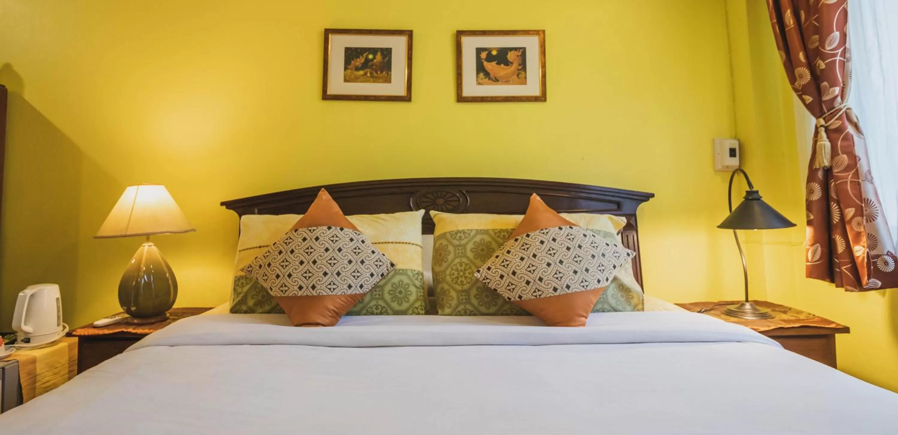 Bedroom, Bed in Joy's House & Tour