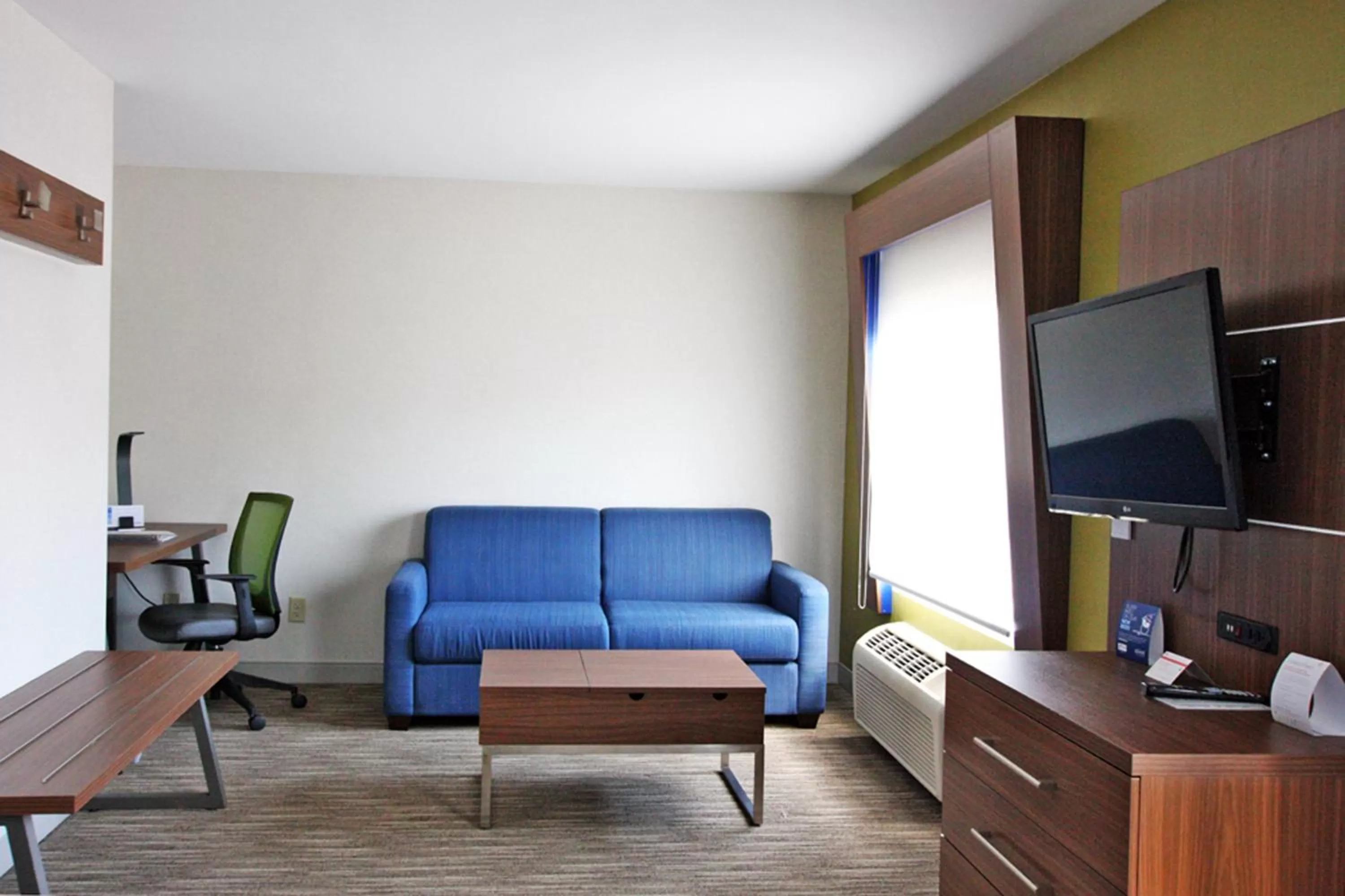 Photo of the whole room in Holiday Inn Express Branford-New Haven by IHG