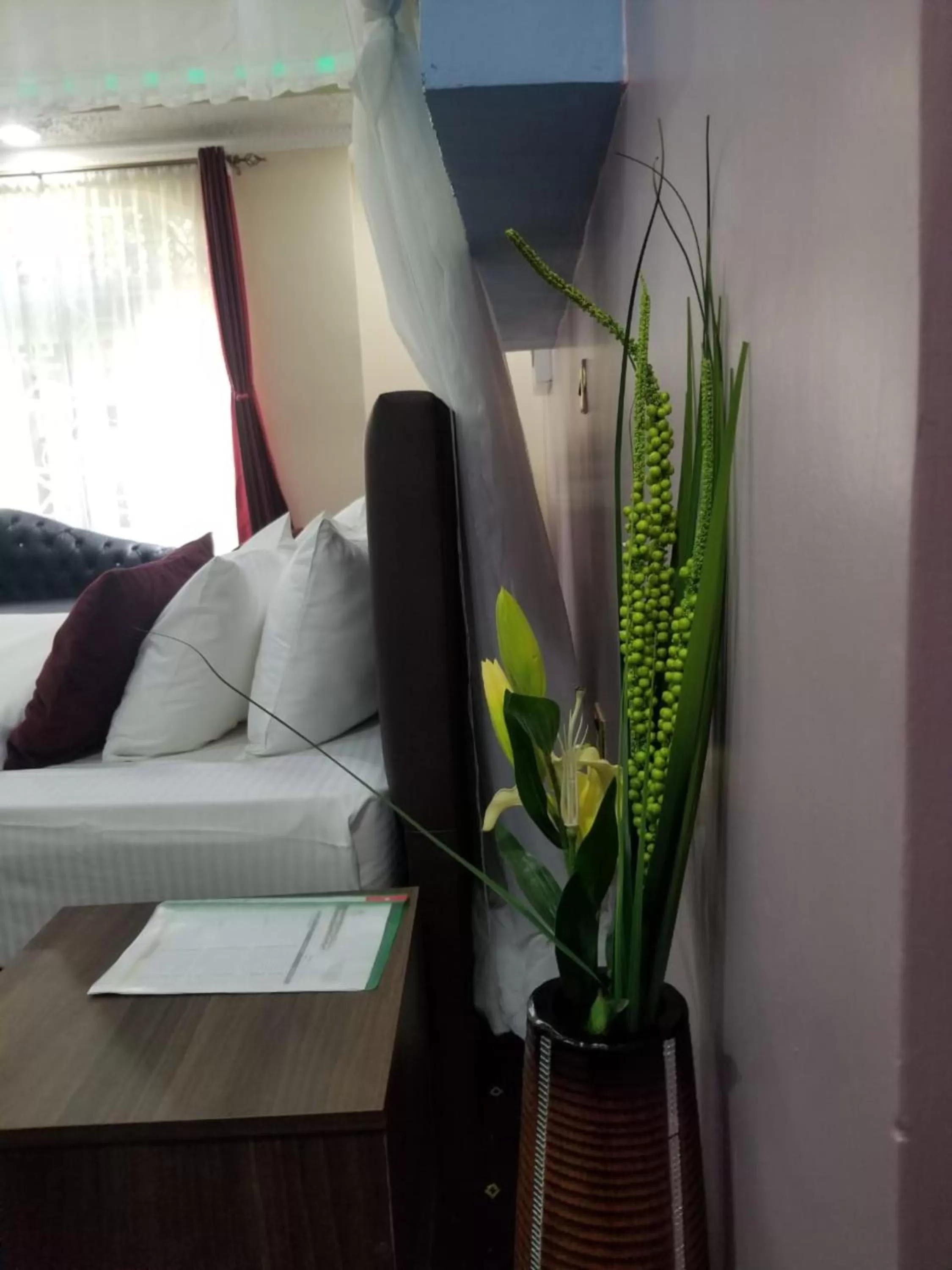 Bed in Lovely Garden Guest Home