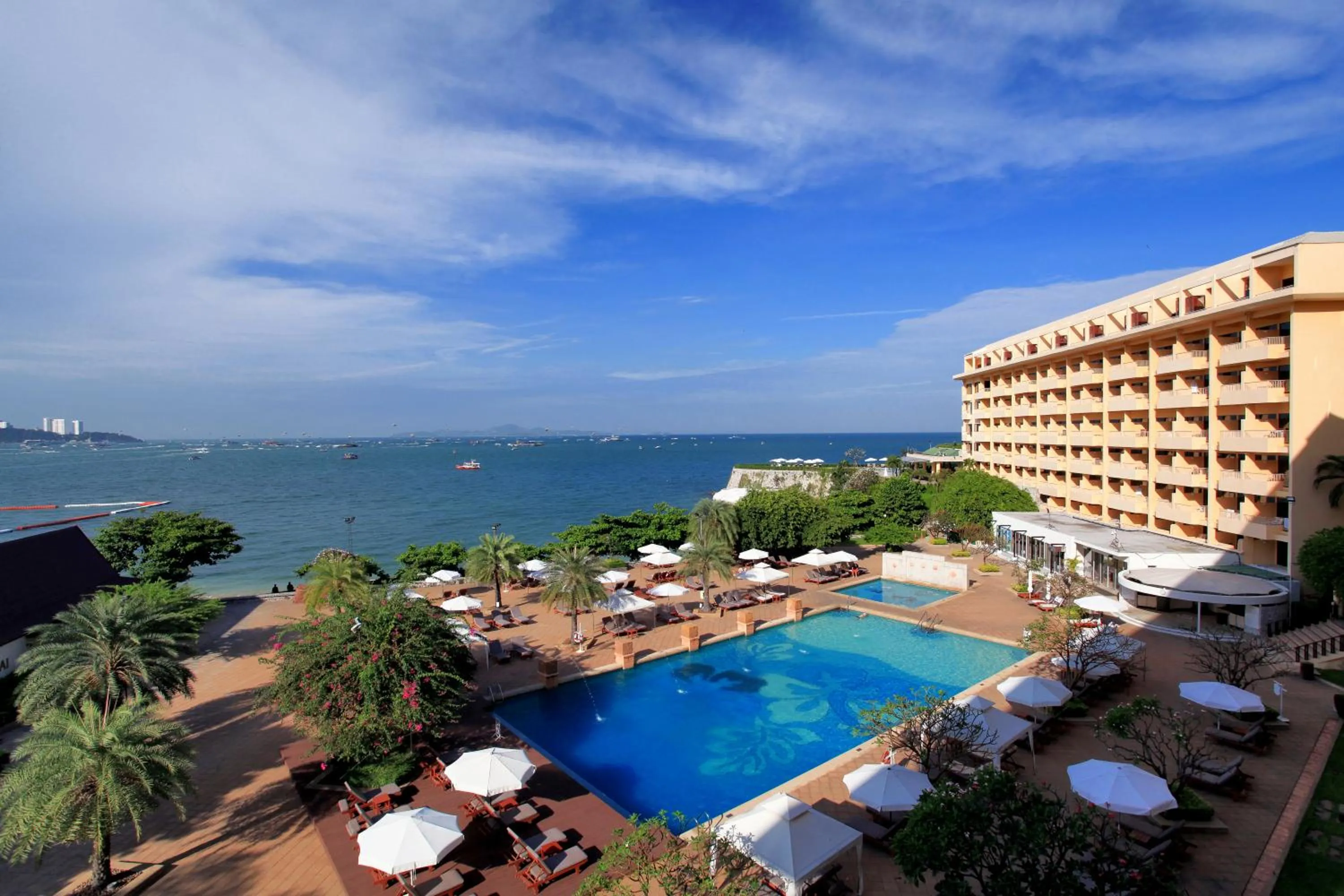 Day in Dusit Thani Pattaya