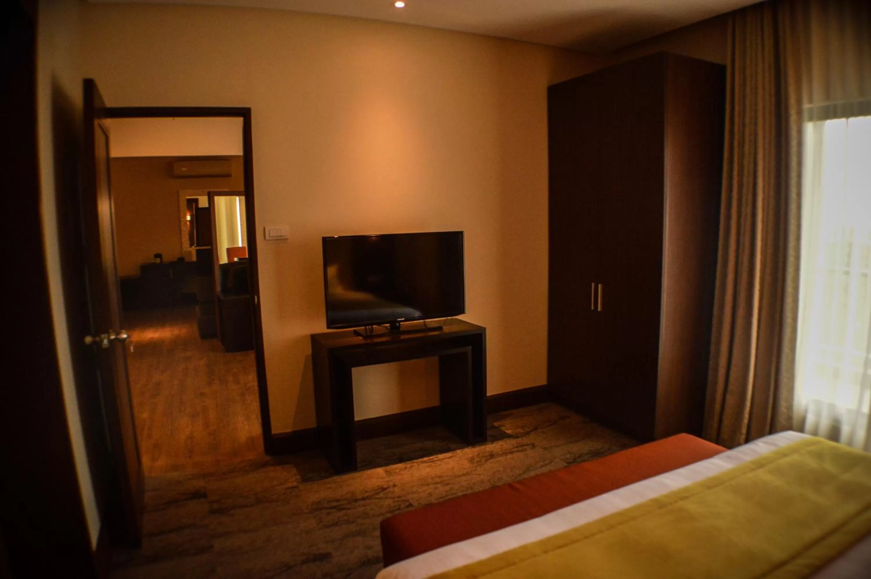 Bedroom, Bed in Hotel Monticello Tagaytay