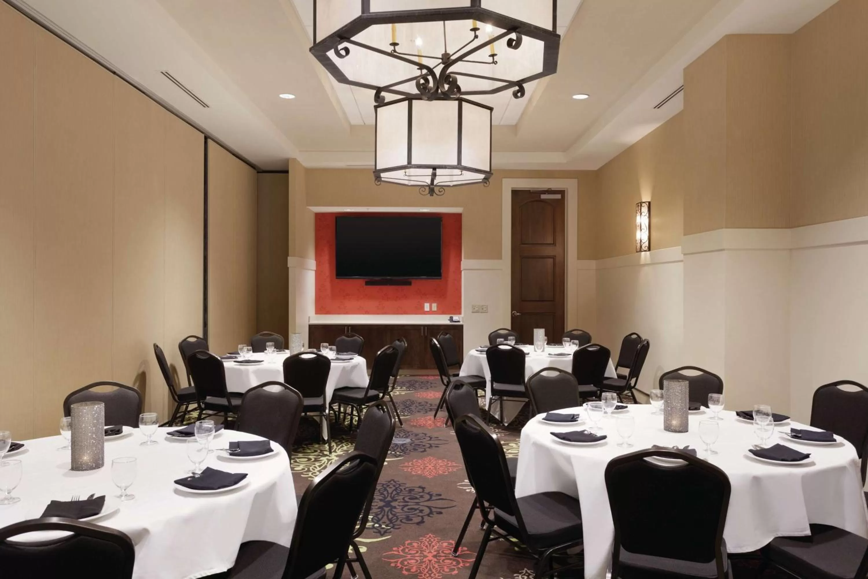 Meeting/conference room in Hilton Garden Inn Rochester Downtown, NY