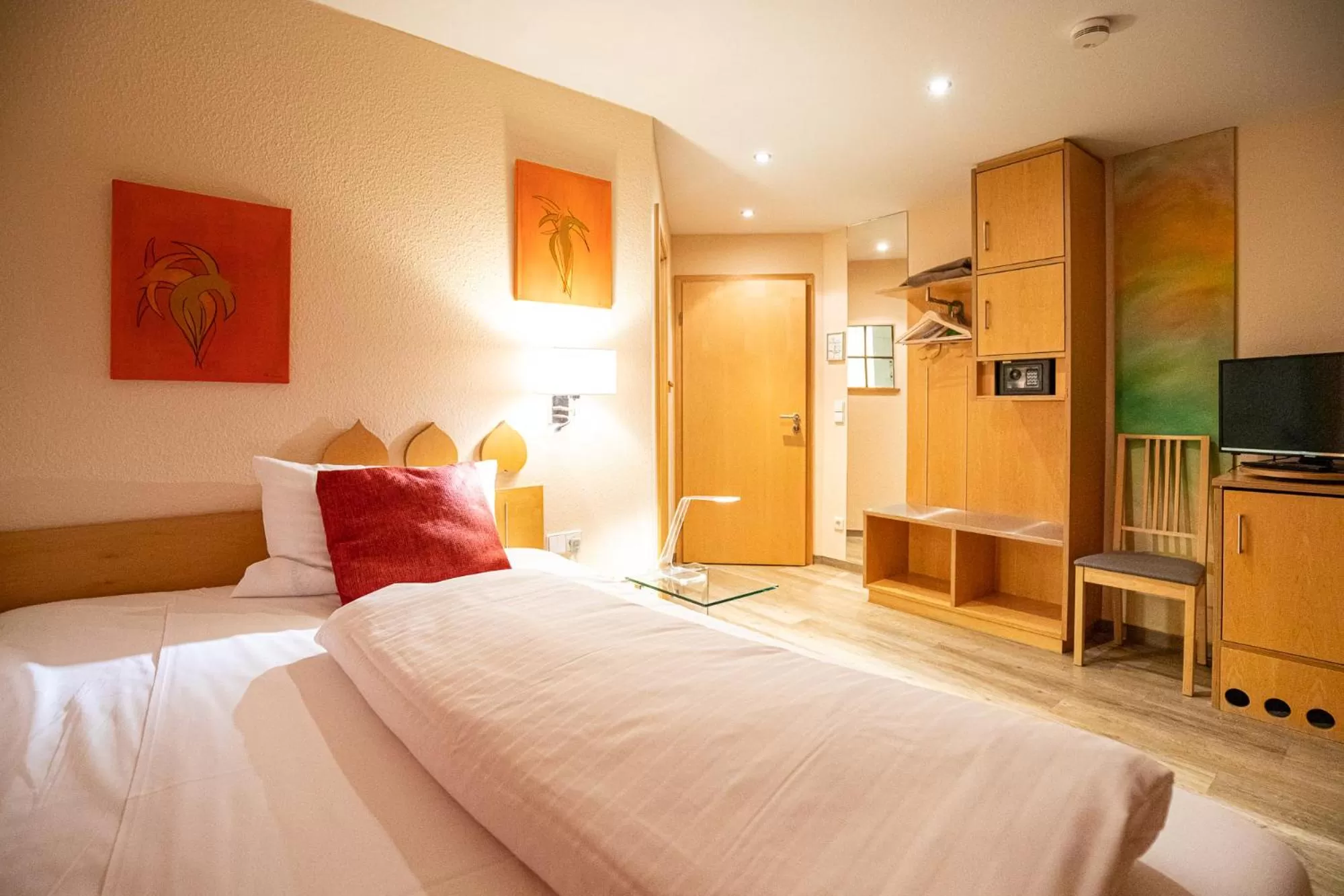 Bed in Hotel Restaurant Grüner Baum und Altes Tor