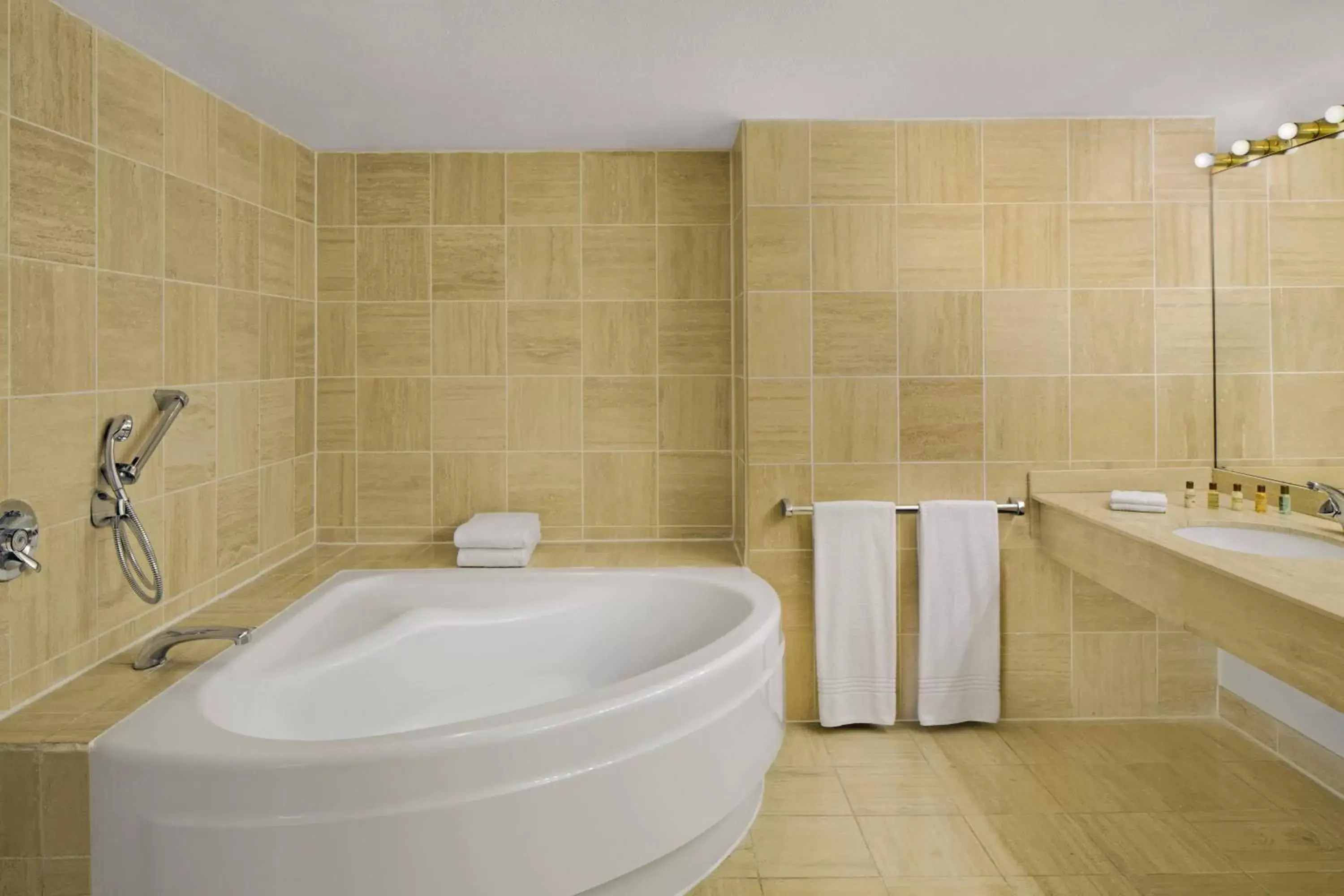 Junior Suite, 1 Bedroom Junior Suite, 1 King, City view in Abuja Continental Hotel Junior Suite, 1 Bedroom Junior Suite, 1 King, City view in Abuja Continental Hotel