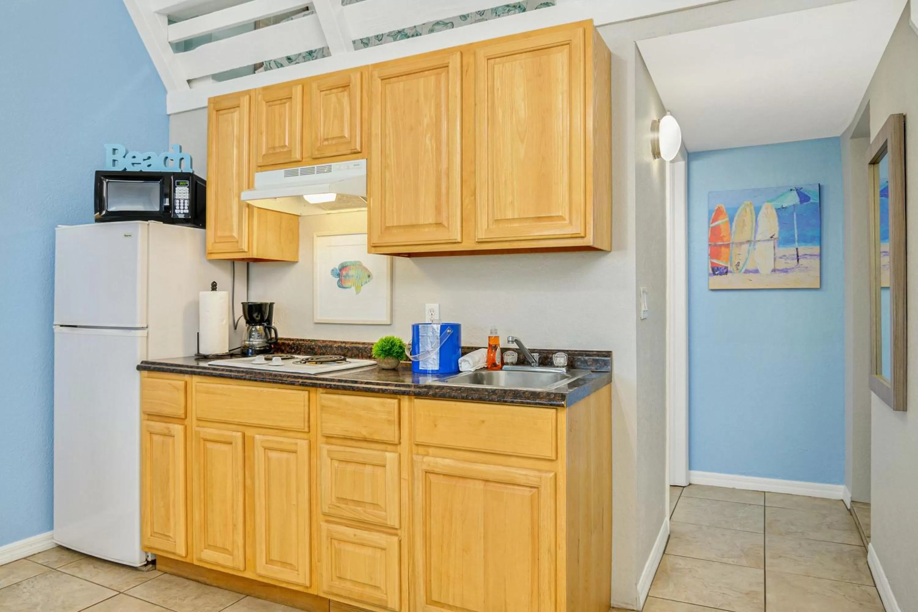 Coffee/tea facilities in Latitude 26 Waterfront Resort and Marina