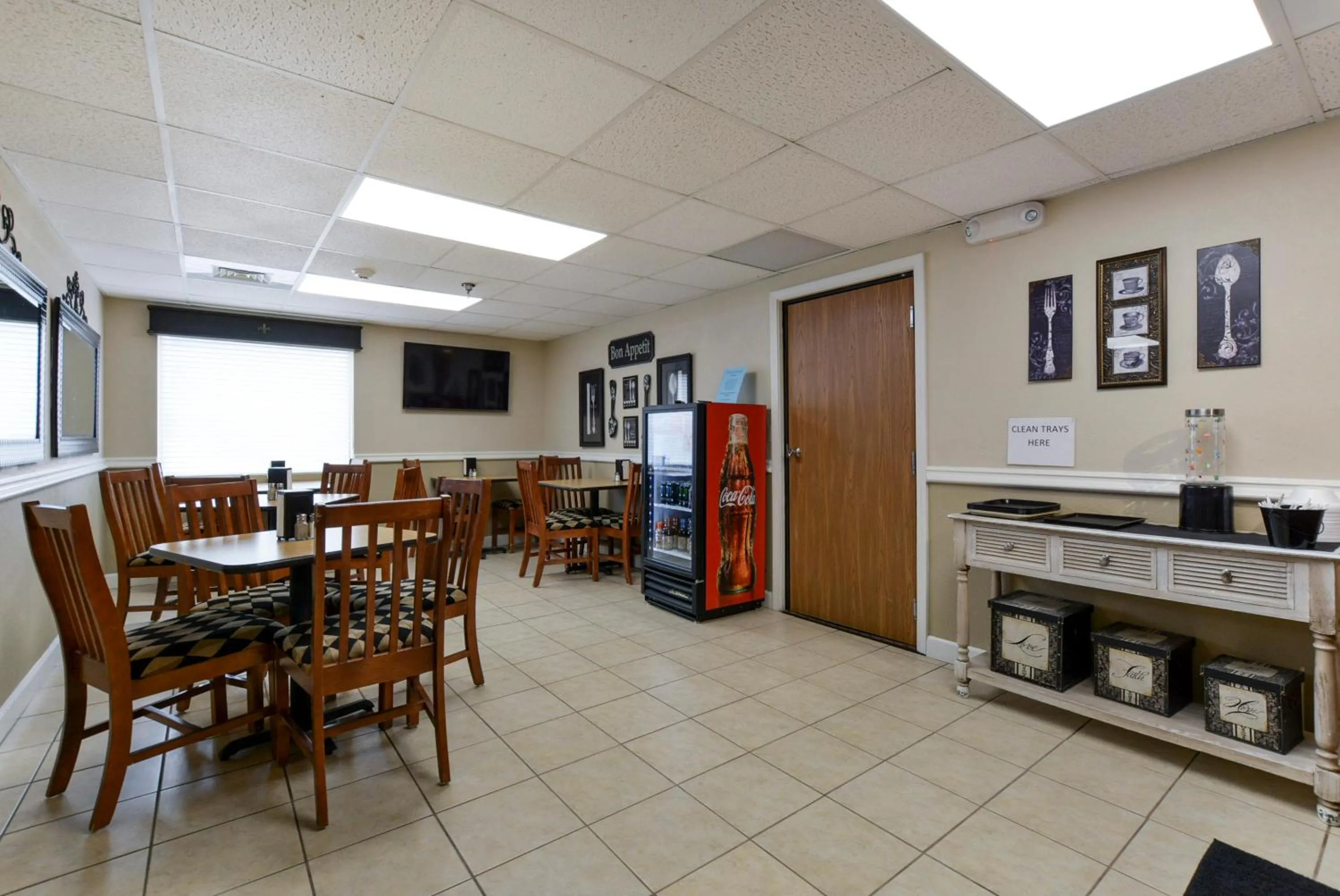 Restaurant/places to eat in Grand View Inn & Suites