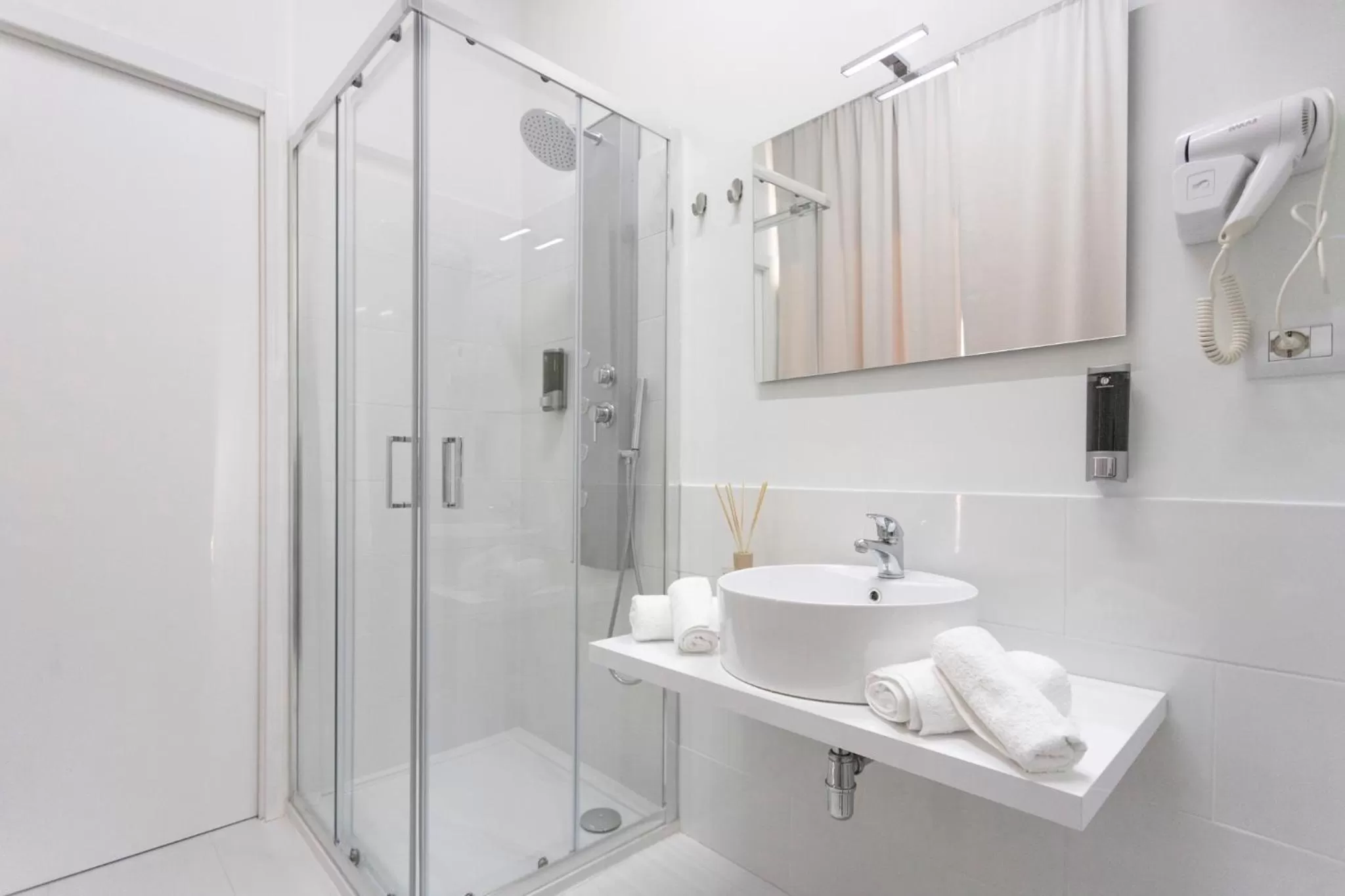 Shower in Love Suite Roma - Il Nido d'Amore