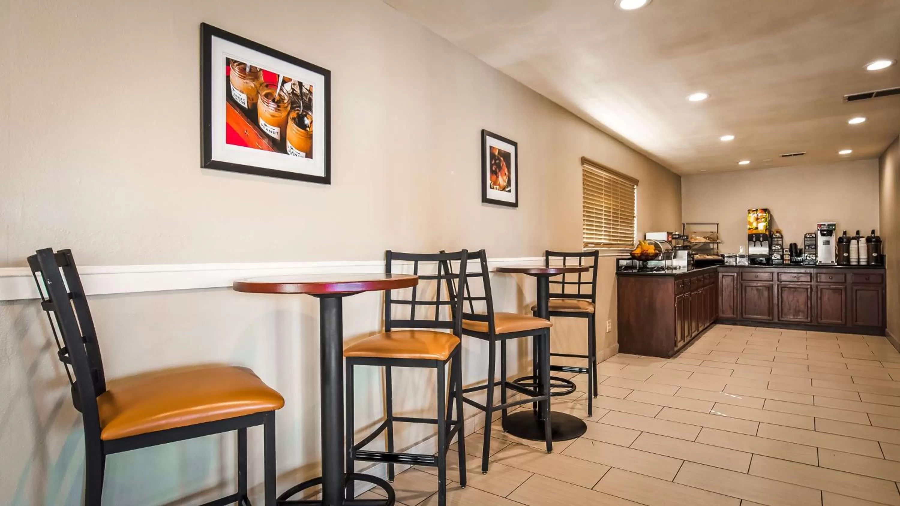 Restaurant/places to eat in Best Western Heritage Inn