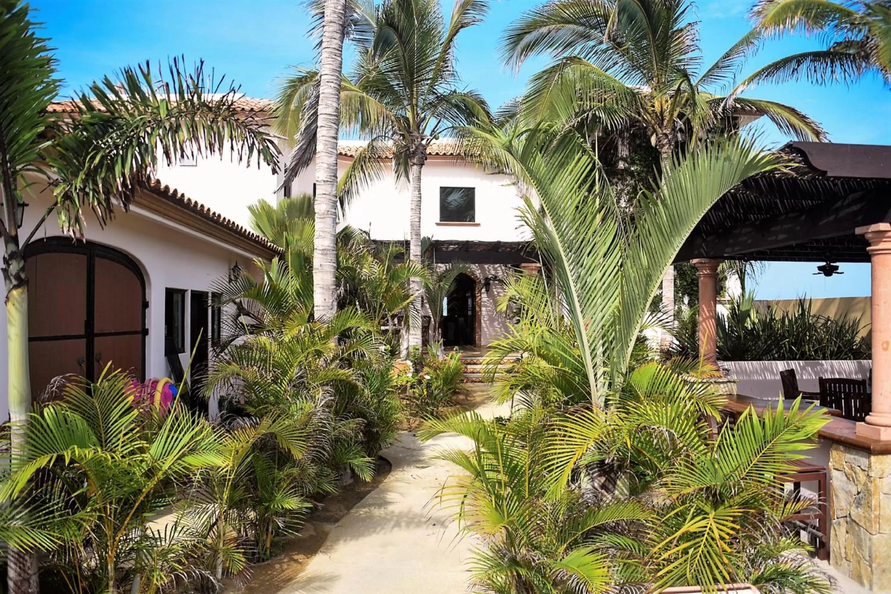 Property building in Cerritos Beach Inn