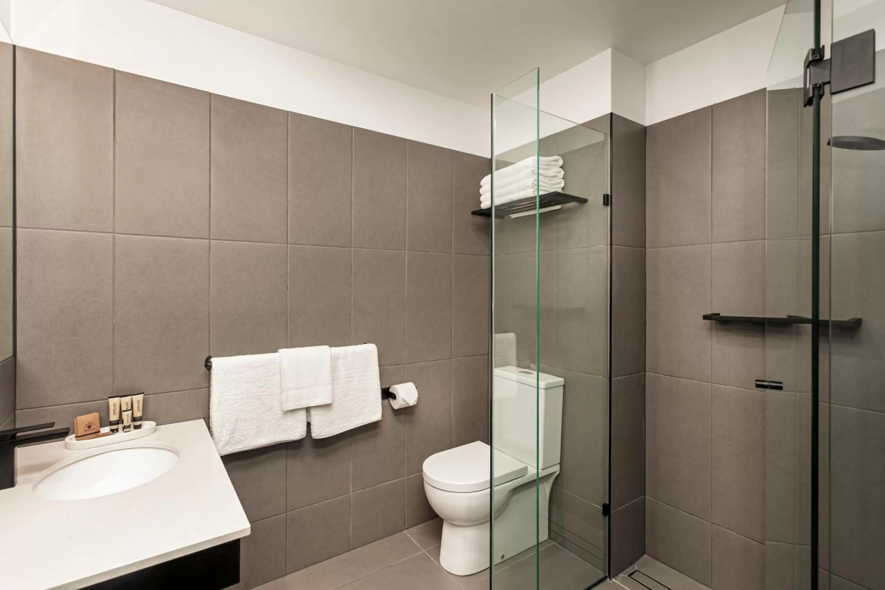 Toilet in Mantra Traralgon