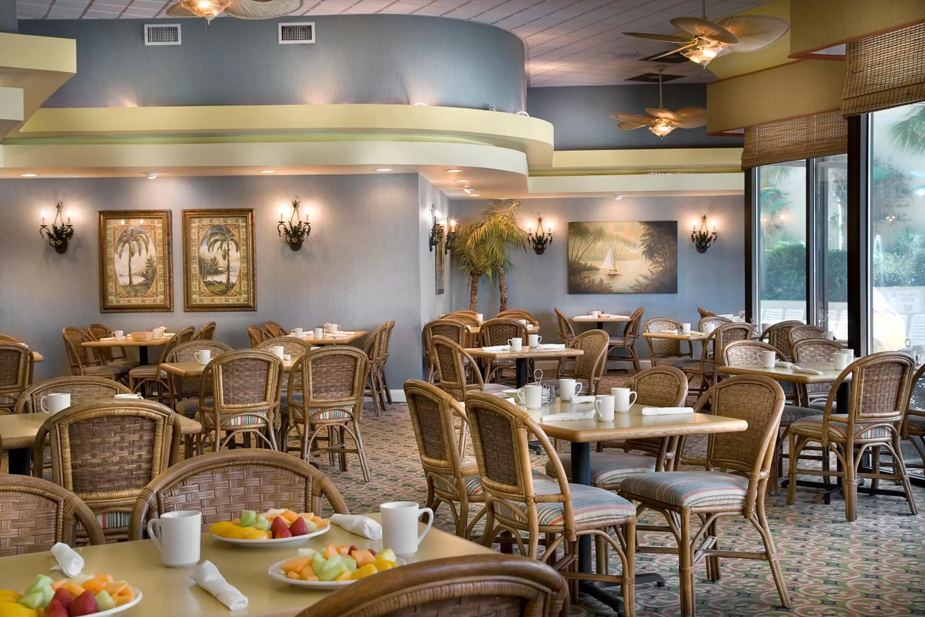 Restaurant/places to eat in Coral Beach Resort