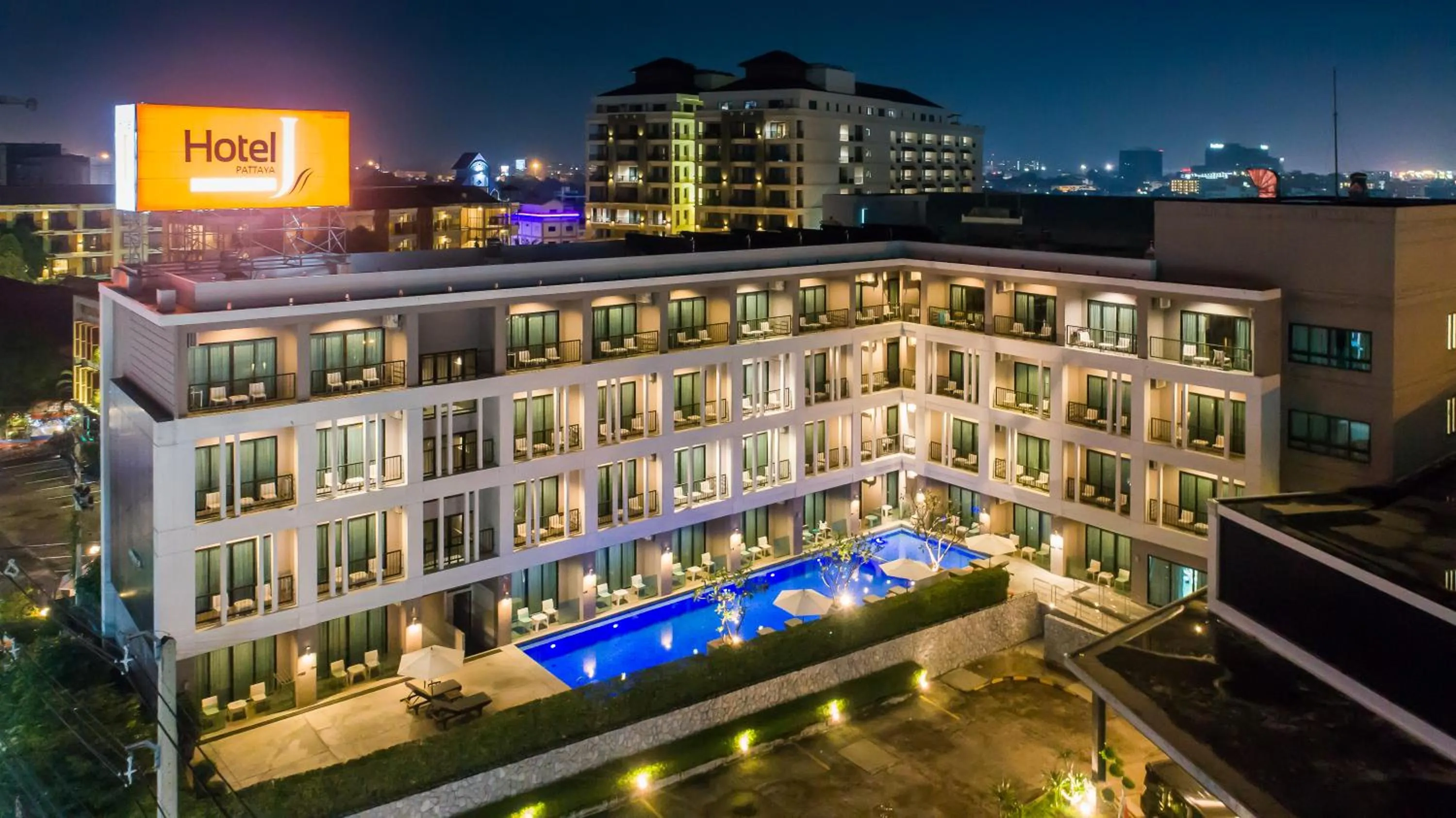 Property building in Hotel J Residence Pattaya