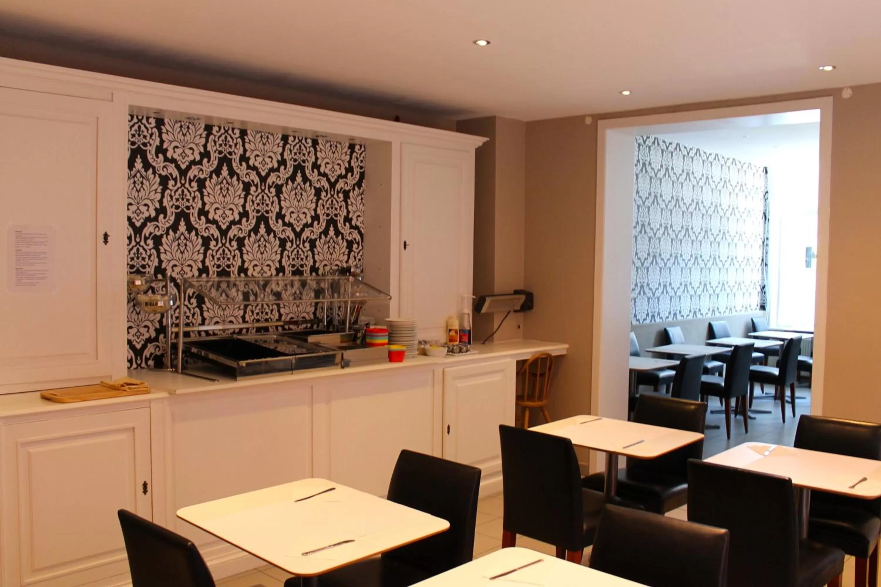 Restaurant/places to eat in Canalview Hotel Ter Reien