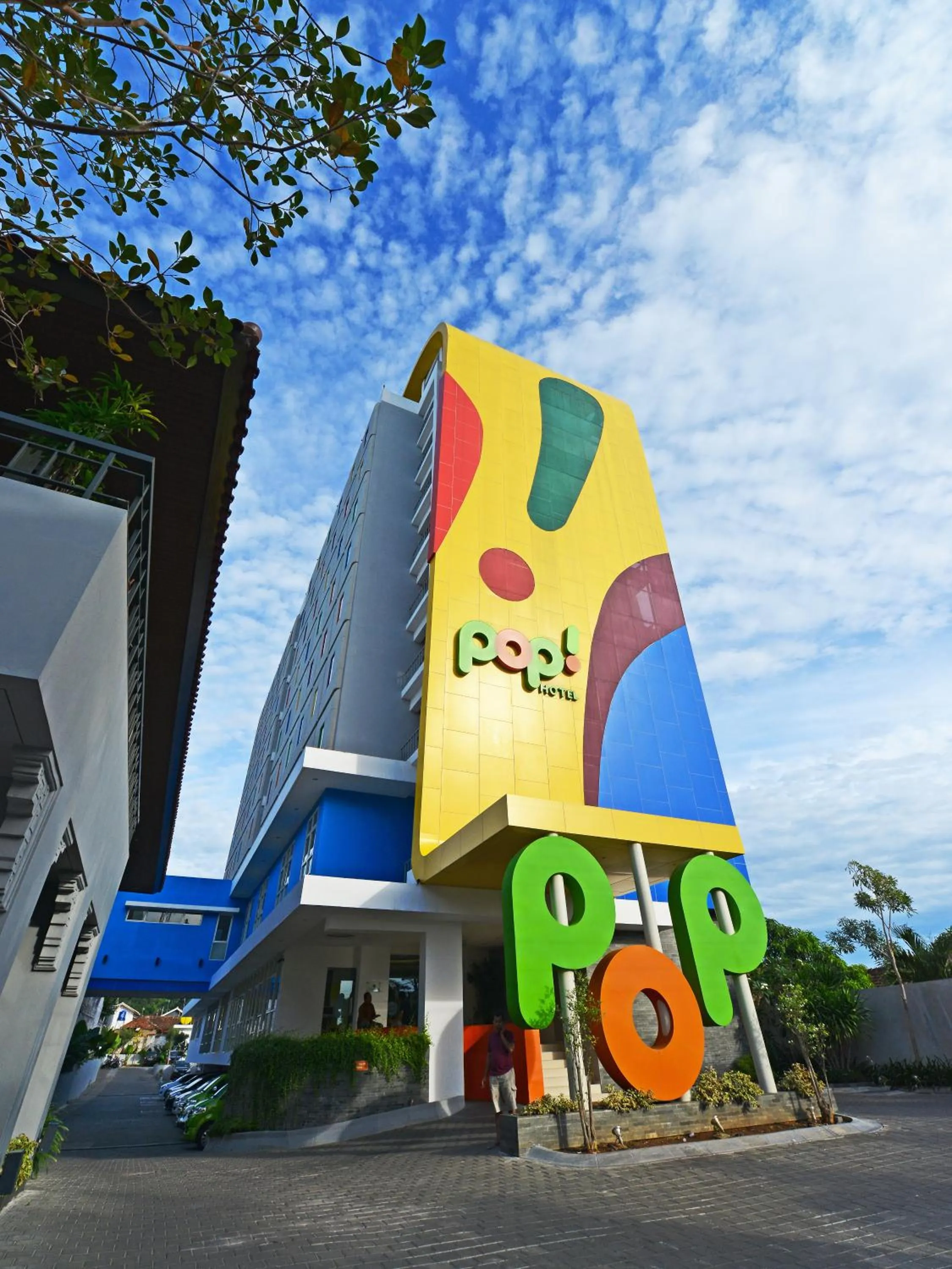 Facade/entrance in POP! Hotel Tanjung Karang