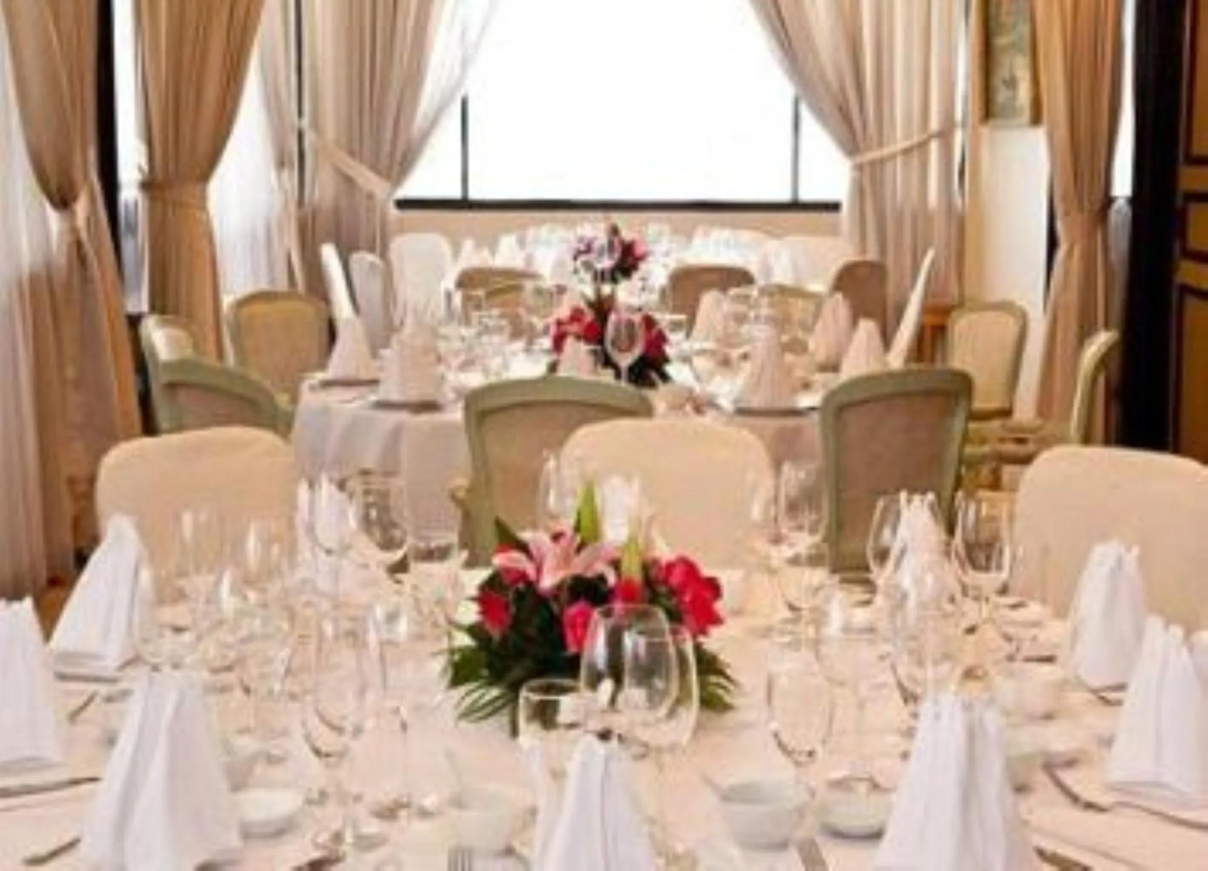 Restaurant/places to eat in Hotel Cambodiana