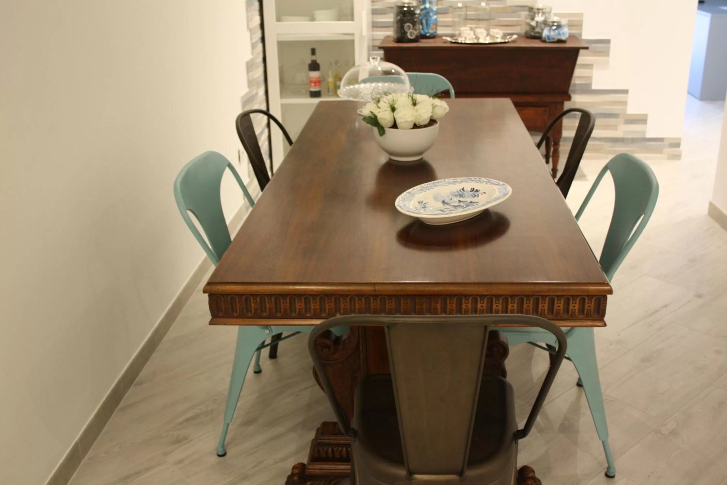 Dining area in GLEM rooms & breakfast