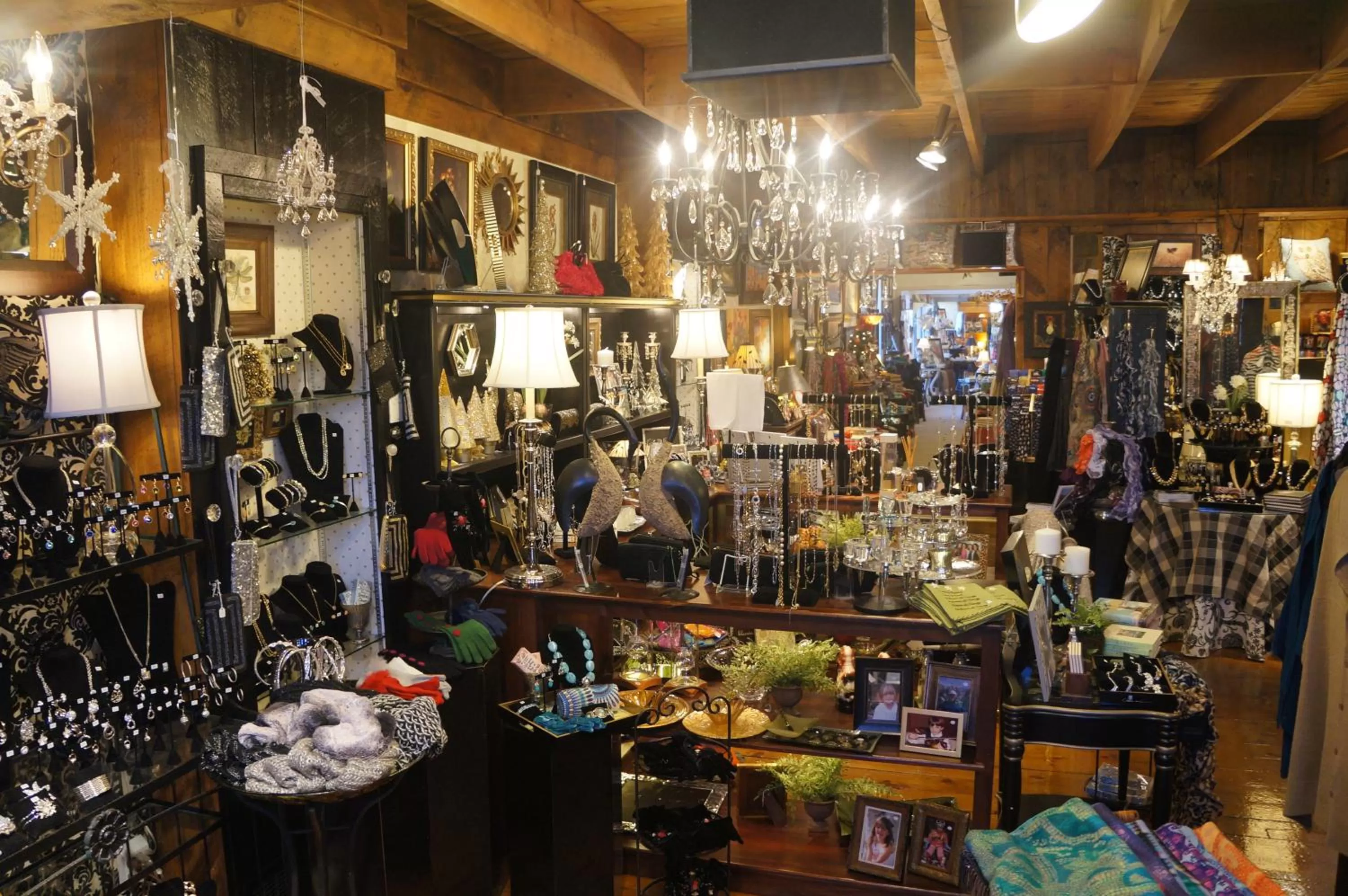 On-site shops in Greenbrier Inn Killington