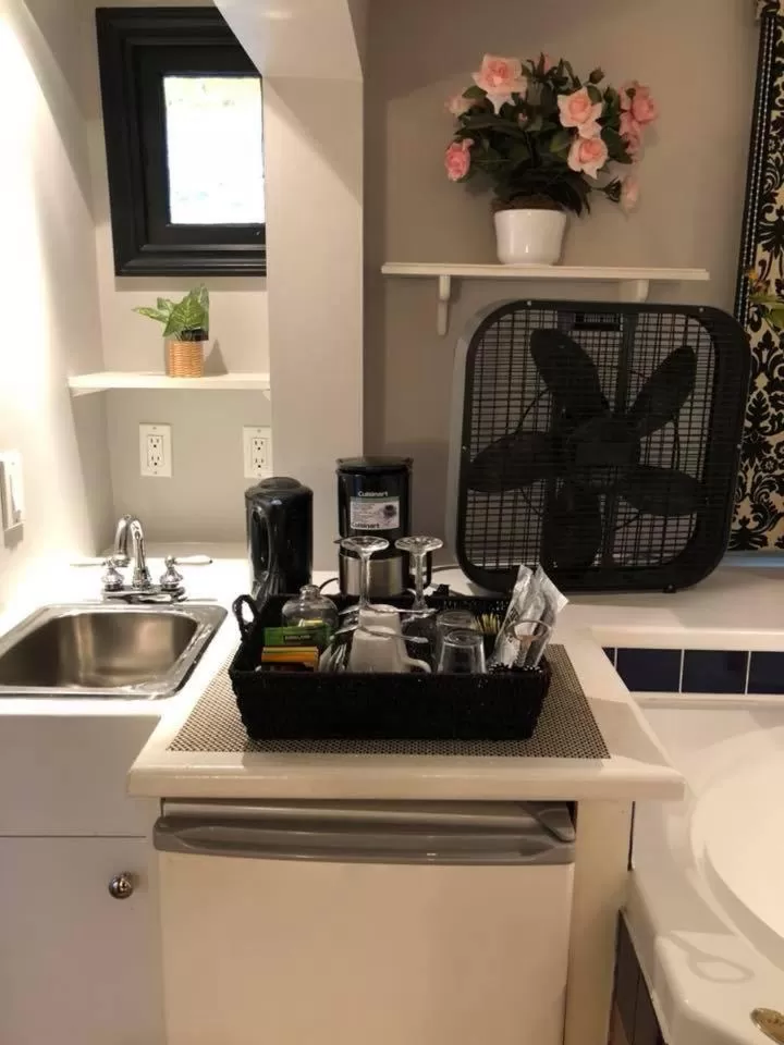 Kitchen/Kitchenette in Barclay House Bed and Breakfast