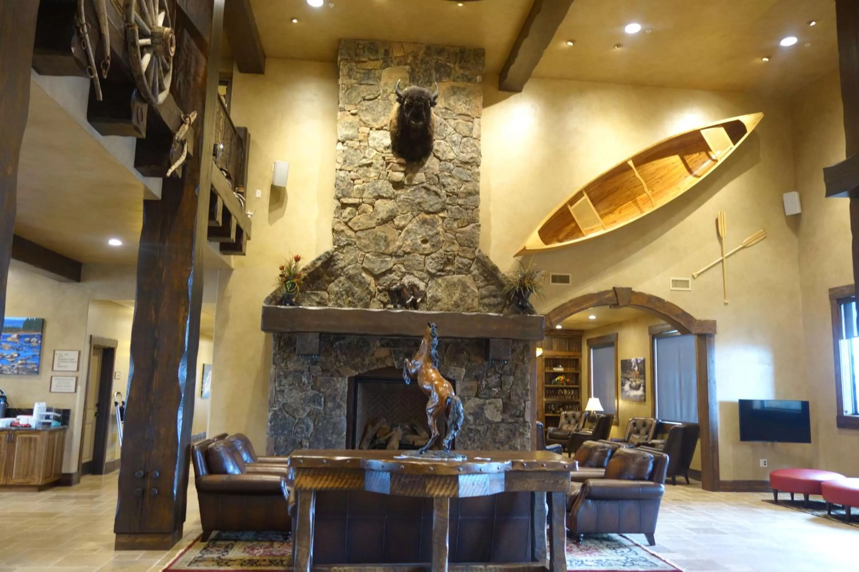 Lobby or reception in Glacier International Lodge
