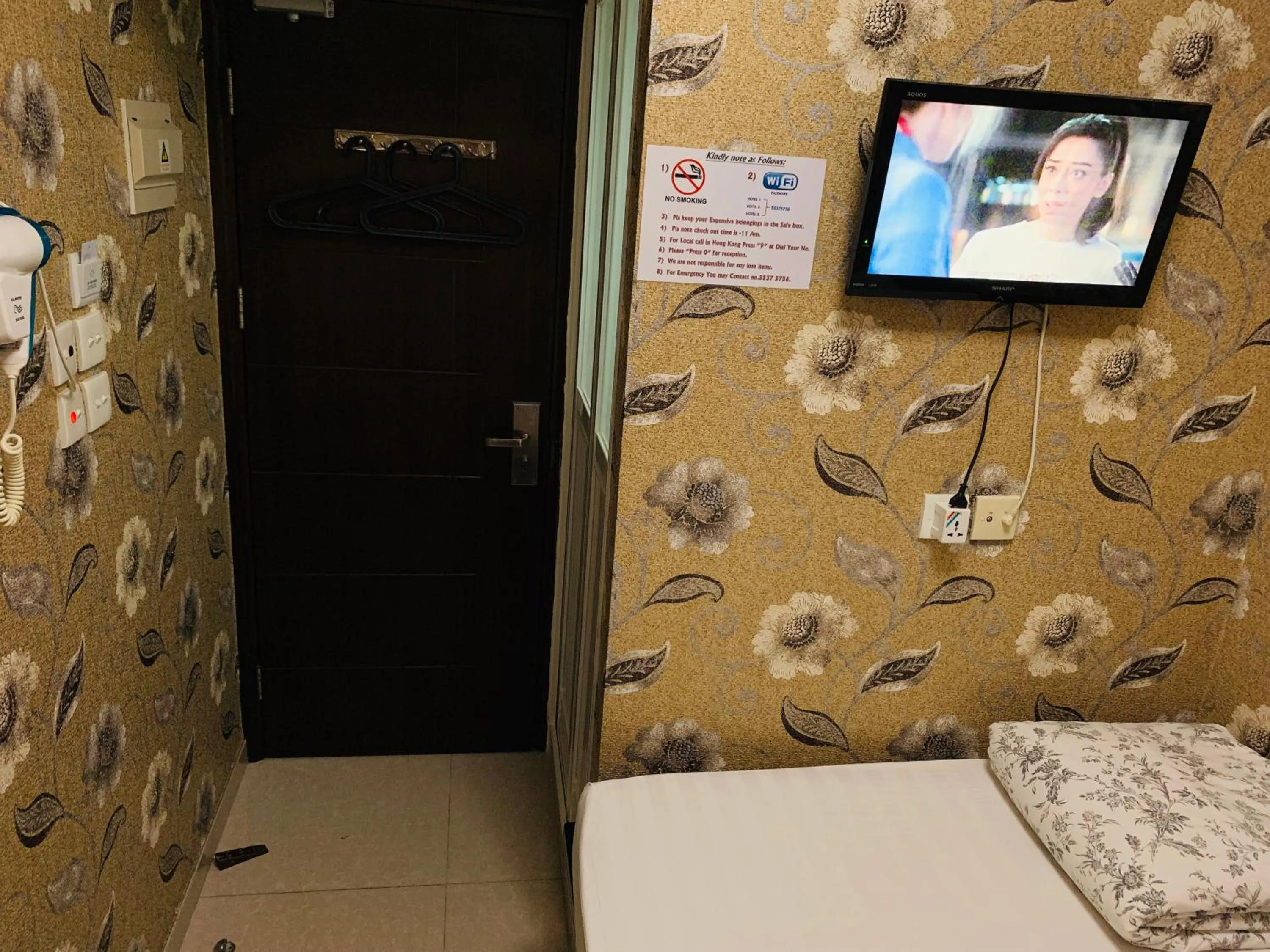 TV and multimedia, Bed in Modern